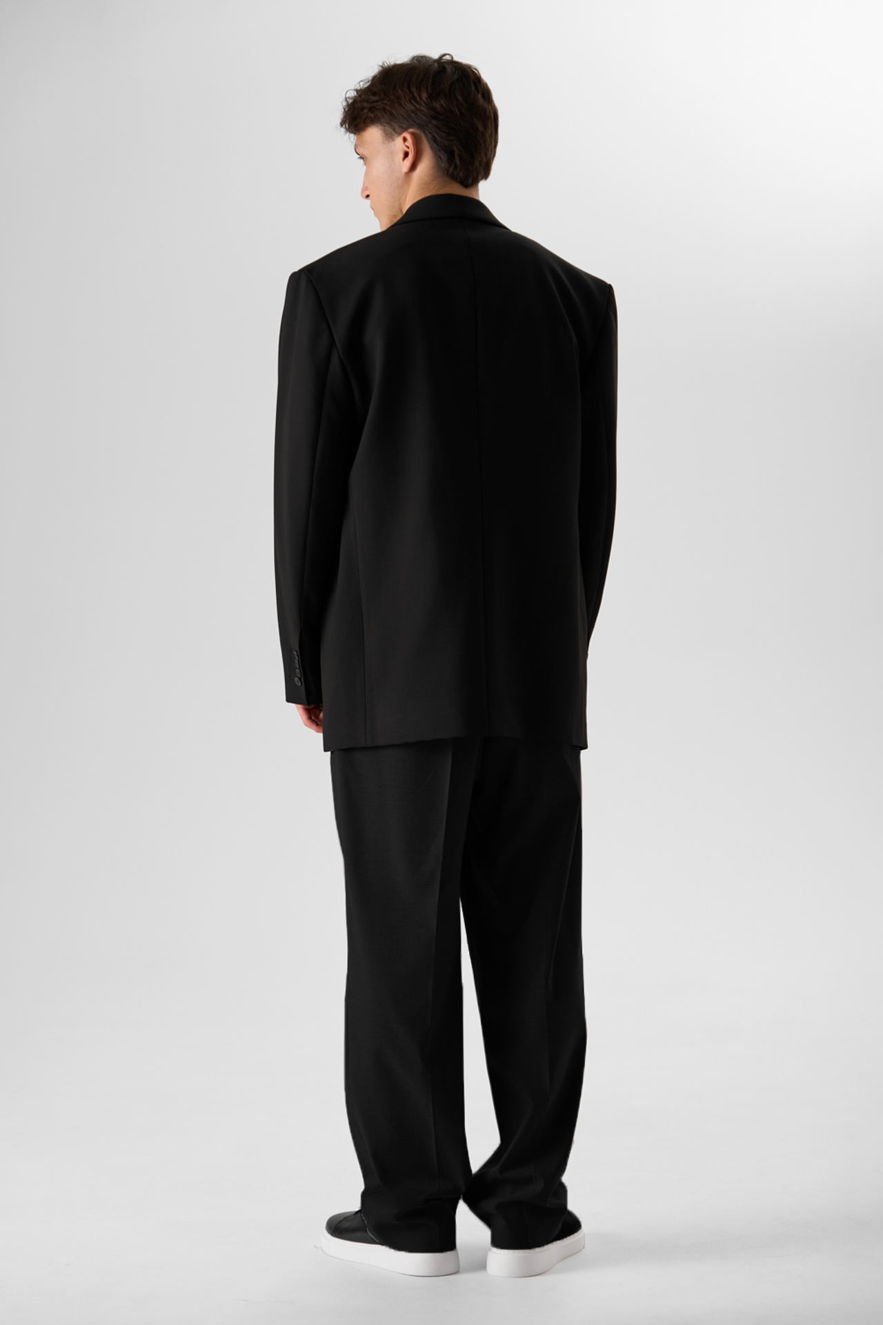 Pizhon. Михаил Евтух — фотограф для брендов и маркетплейсов в Минске