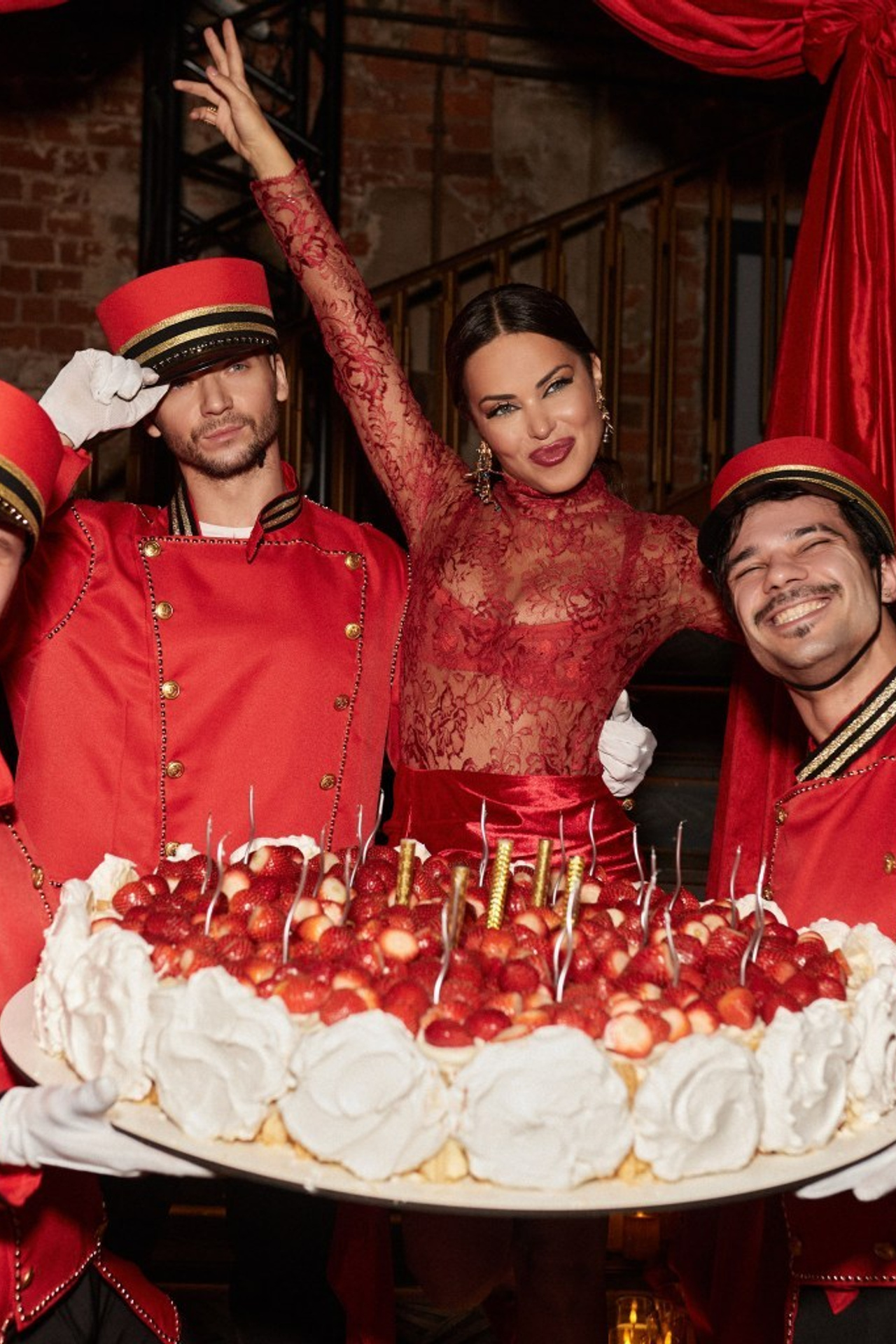 Feedback. Photographer Viki Dejavu