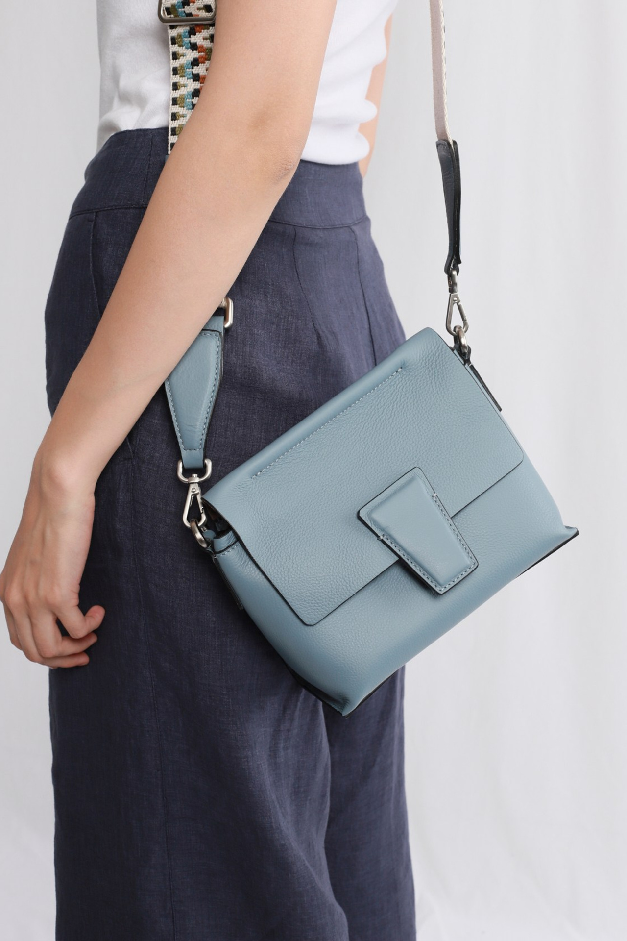 Съемка сумок и рюкзаков с участием модели