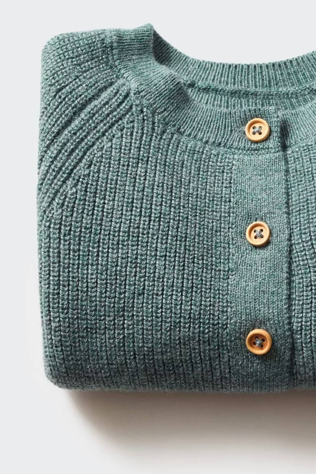 Кардиганы и кофточки