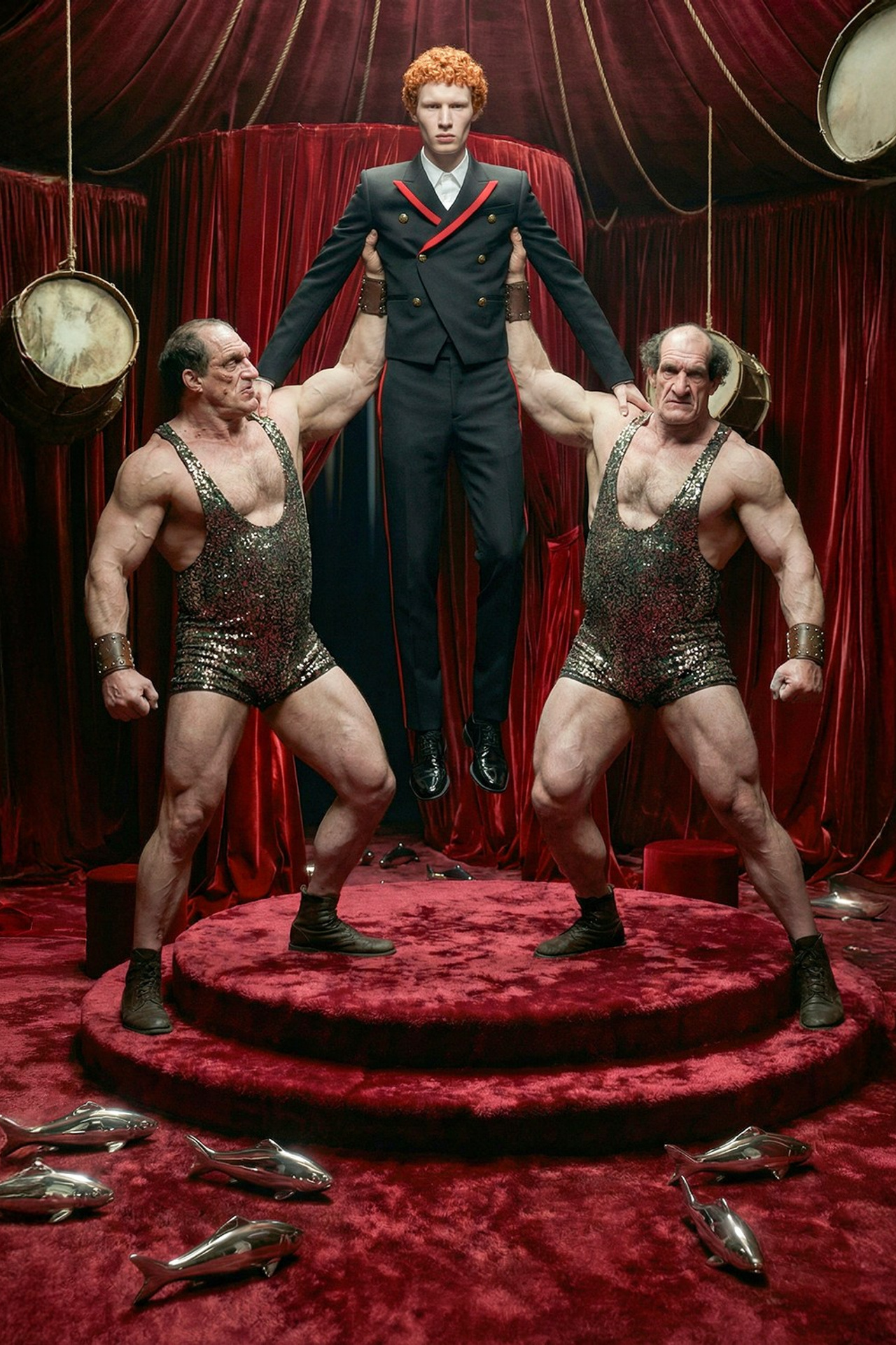 ALEXANDER MCQUEEN. Фотограф и ai креатор для брендов Москва Люся Мамонова