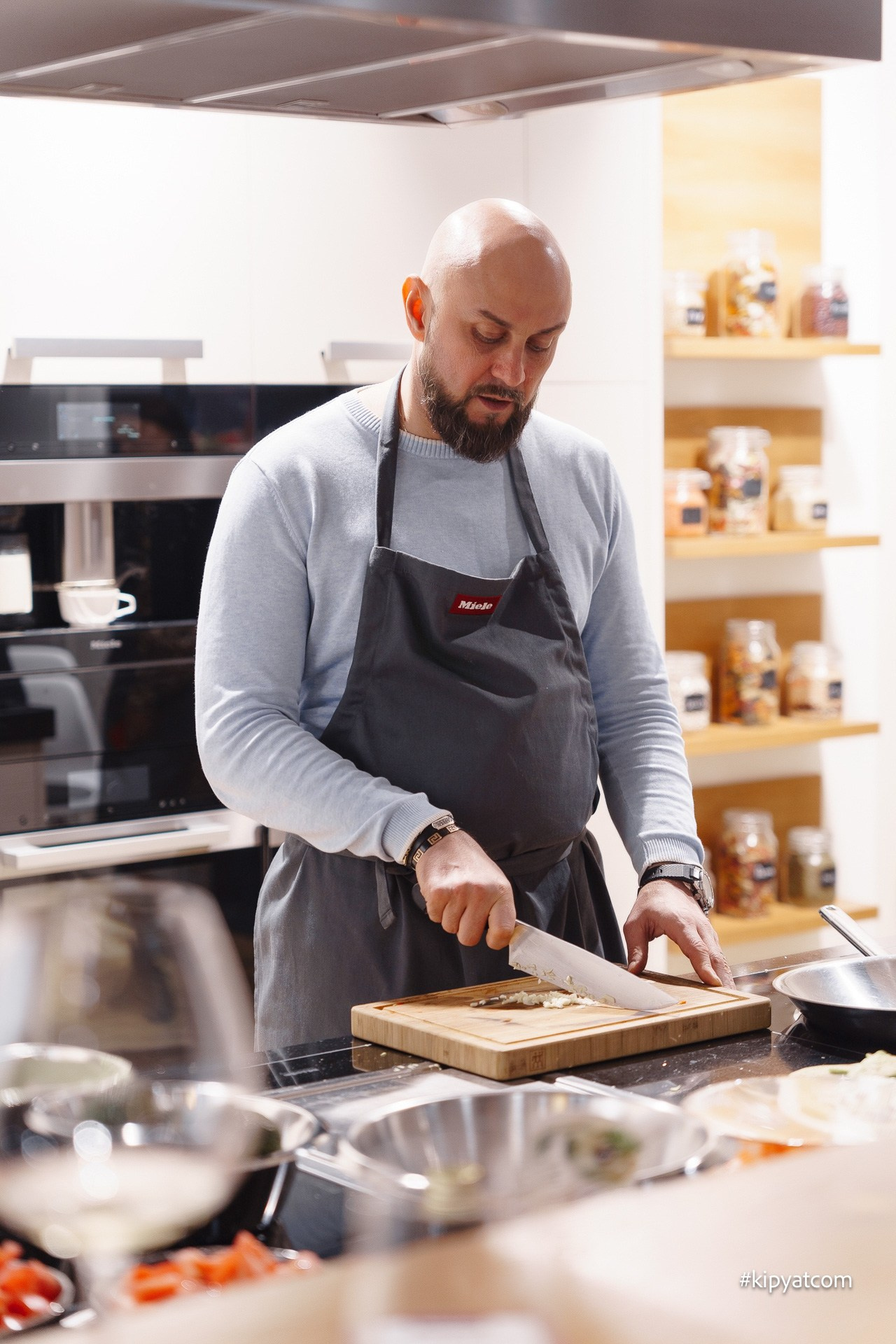 Поиск. Астана Кипятком