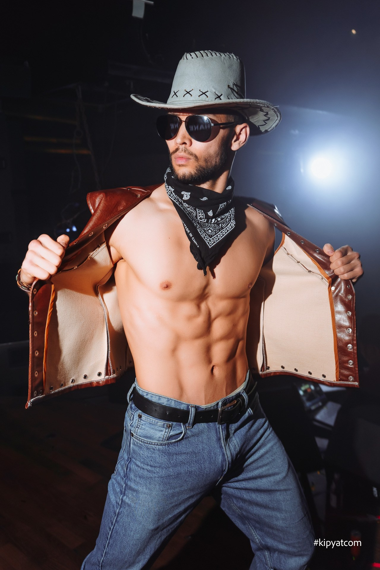 Поиск. Астана Кипятком