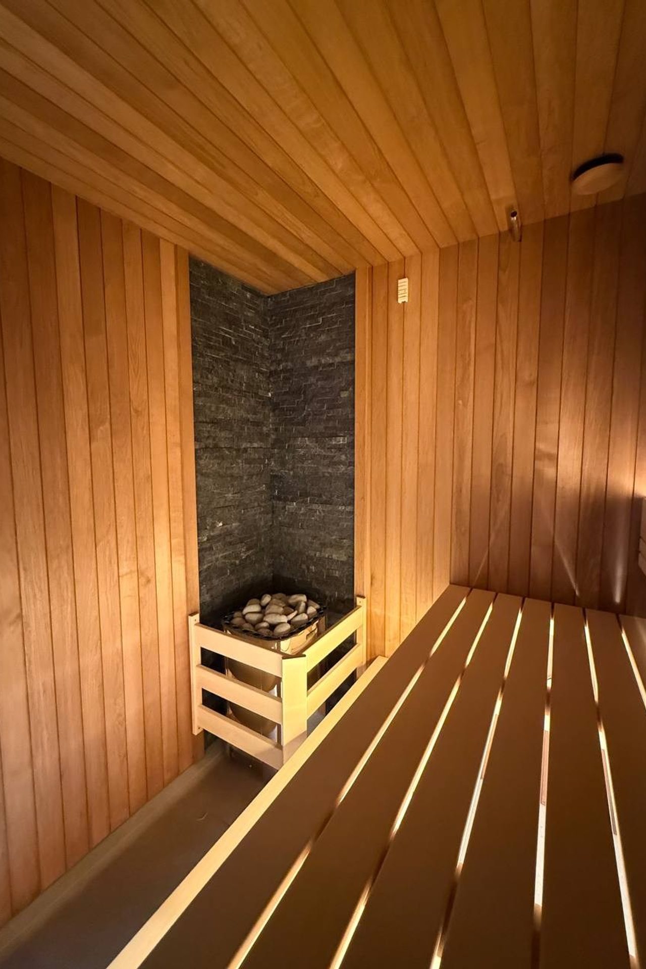 Женская сауна для спортзала с&nbsp;печью Harvia Club 11 кВт