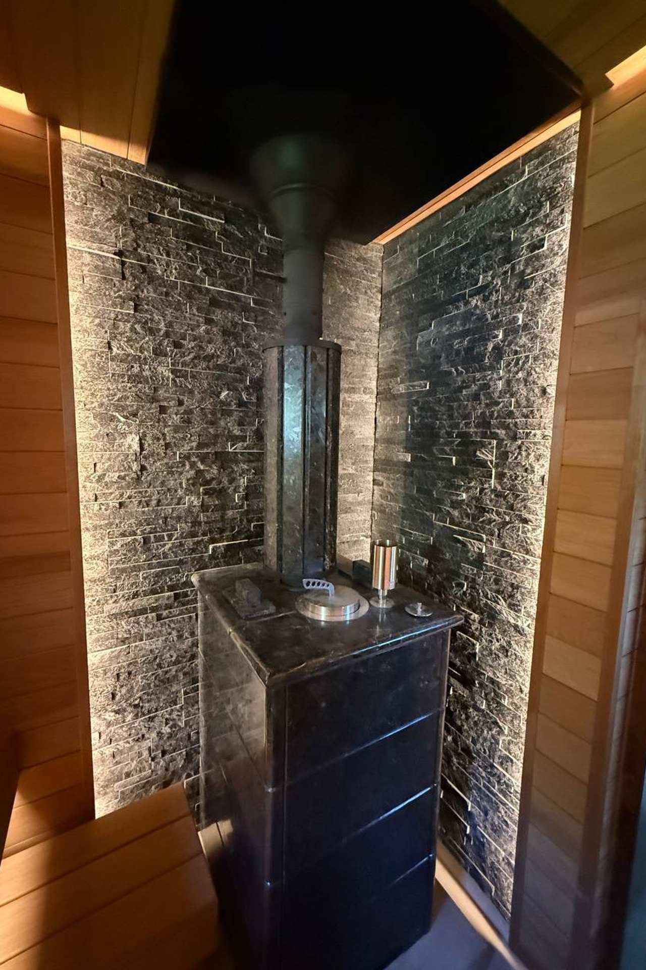 Сауна из&nbsp;термоосины с&nbsp;печью EasySteam