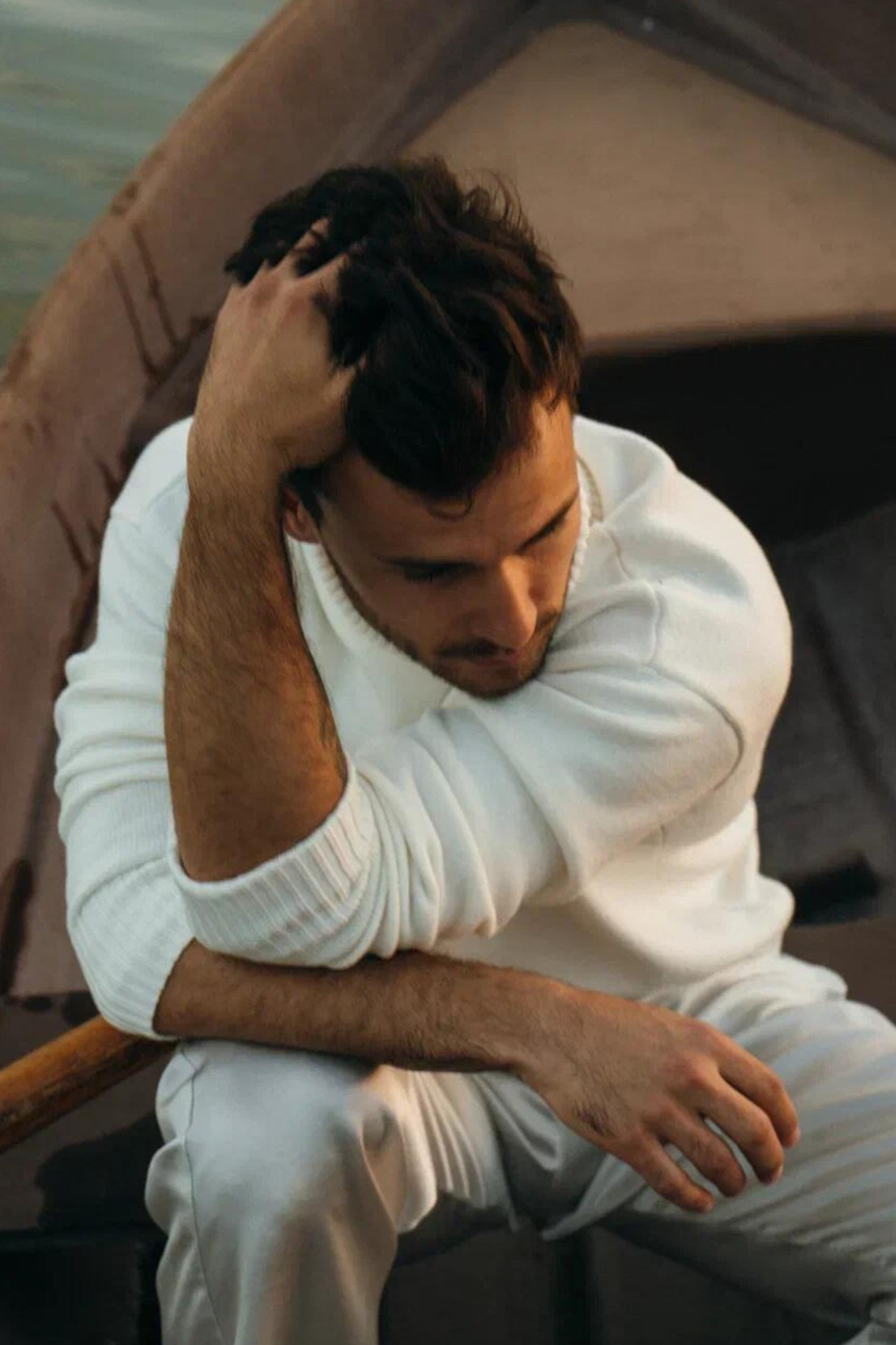 Закажите предметную съемку одежды для сайта у московского фотографа — организуем в лучшей студии