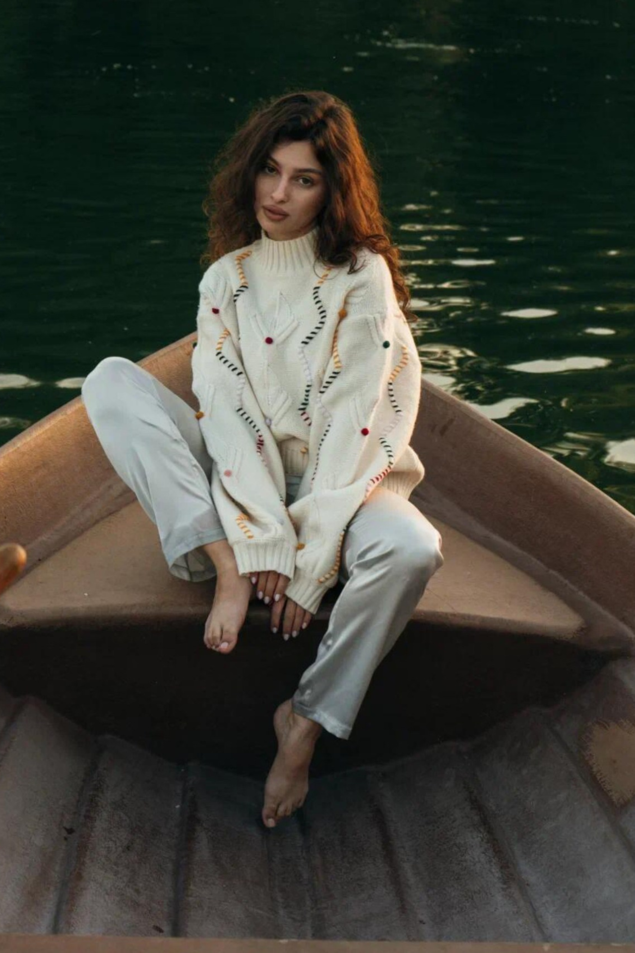 Ищете, кто снимет одежду для каталога? Фотографы Москвы — предметная съемка под ключ