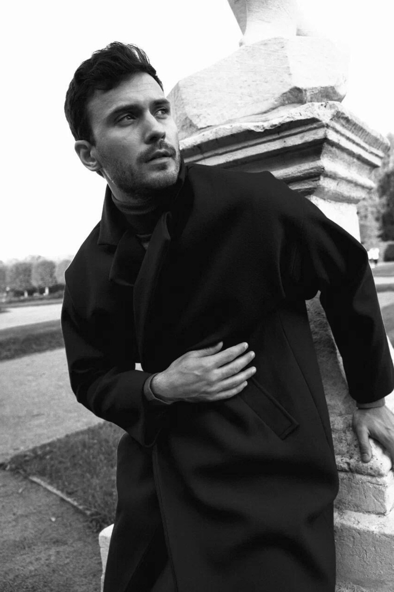 Нужны фото одежды для карточек? Организуем предметную съемку с фотографом в Москве недорого