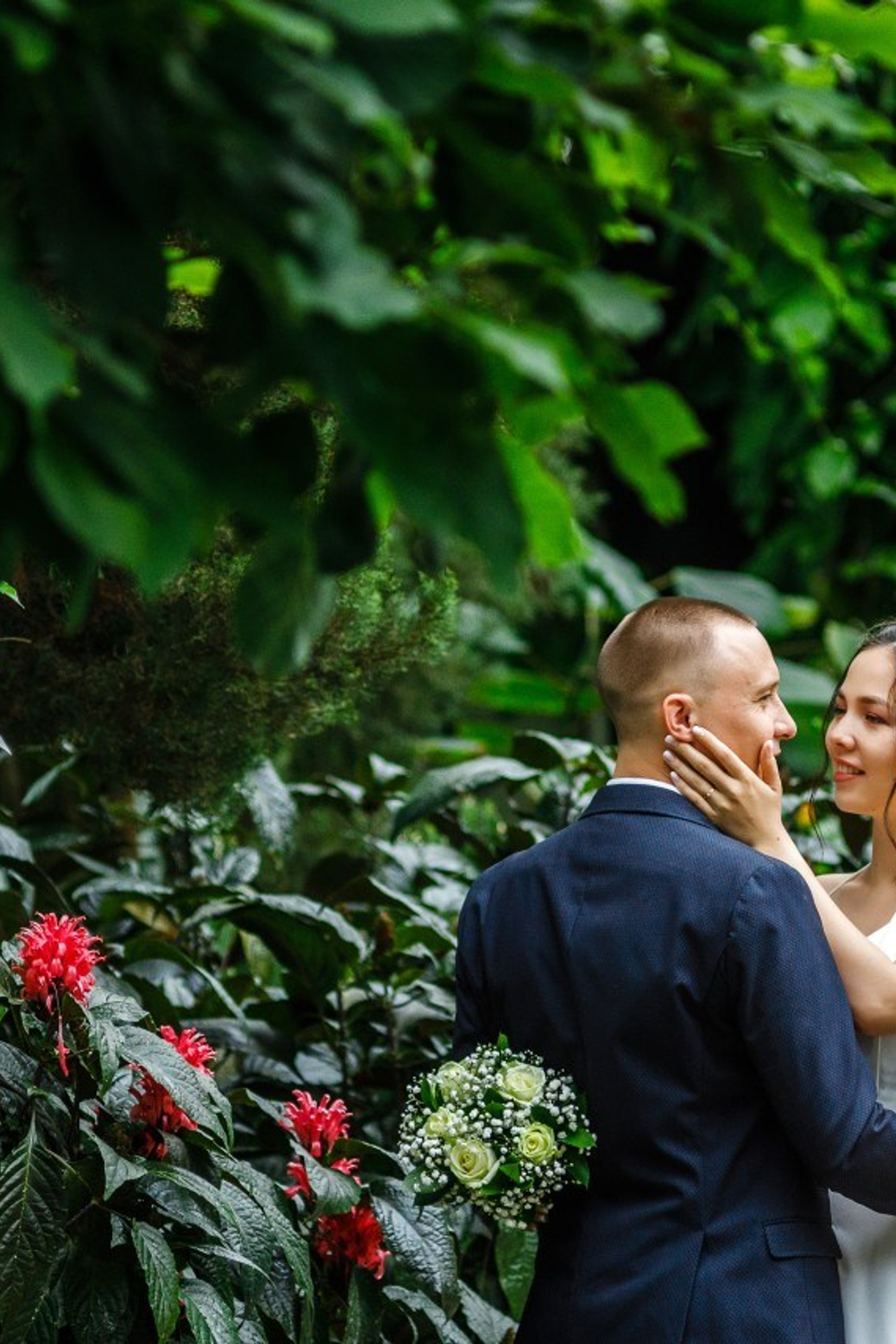 Свадебная фотосессия Константина и Анастасии в санатории Строитель в Ижевске