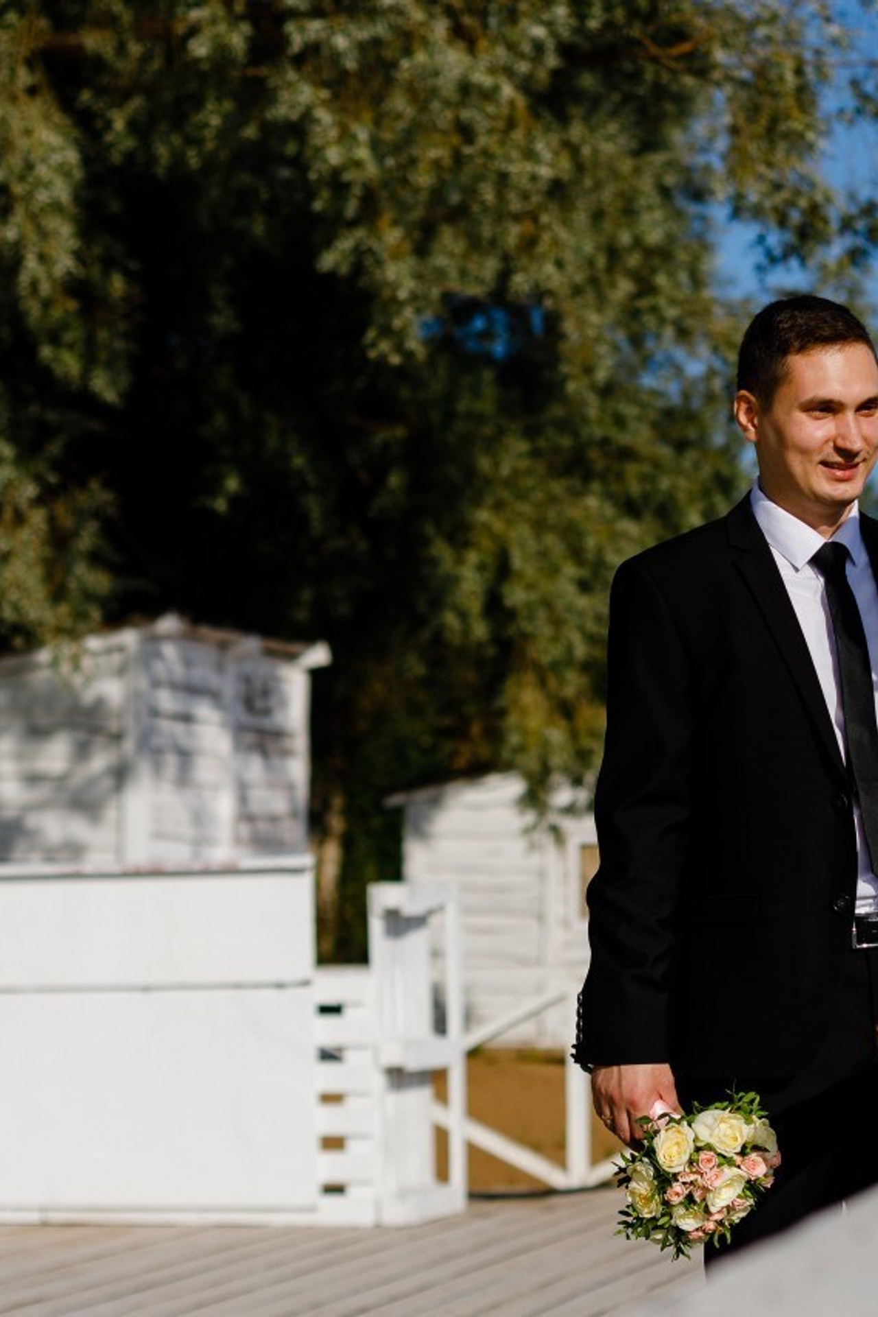 Свадебная фотосессия Дмитрия и Надежды на набережной Ижевского пруда