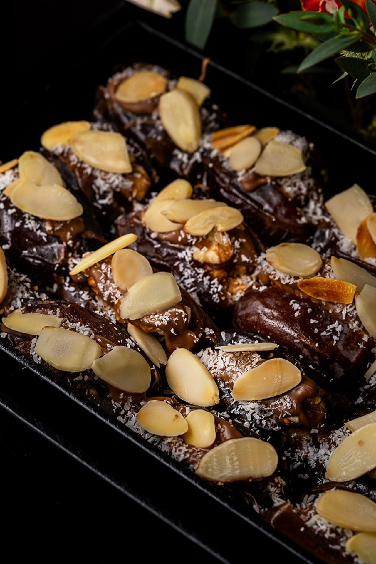 букеты со&nbsp;сладостями в&nbsp;темном стиле