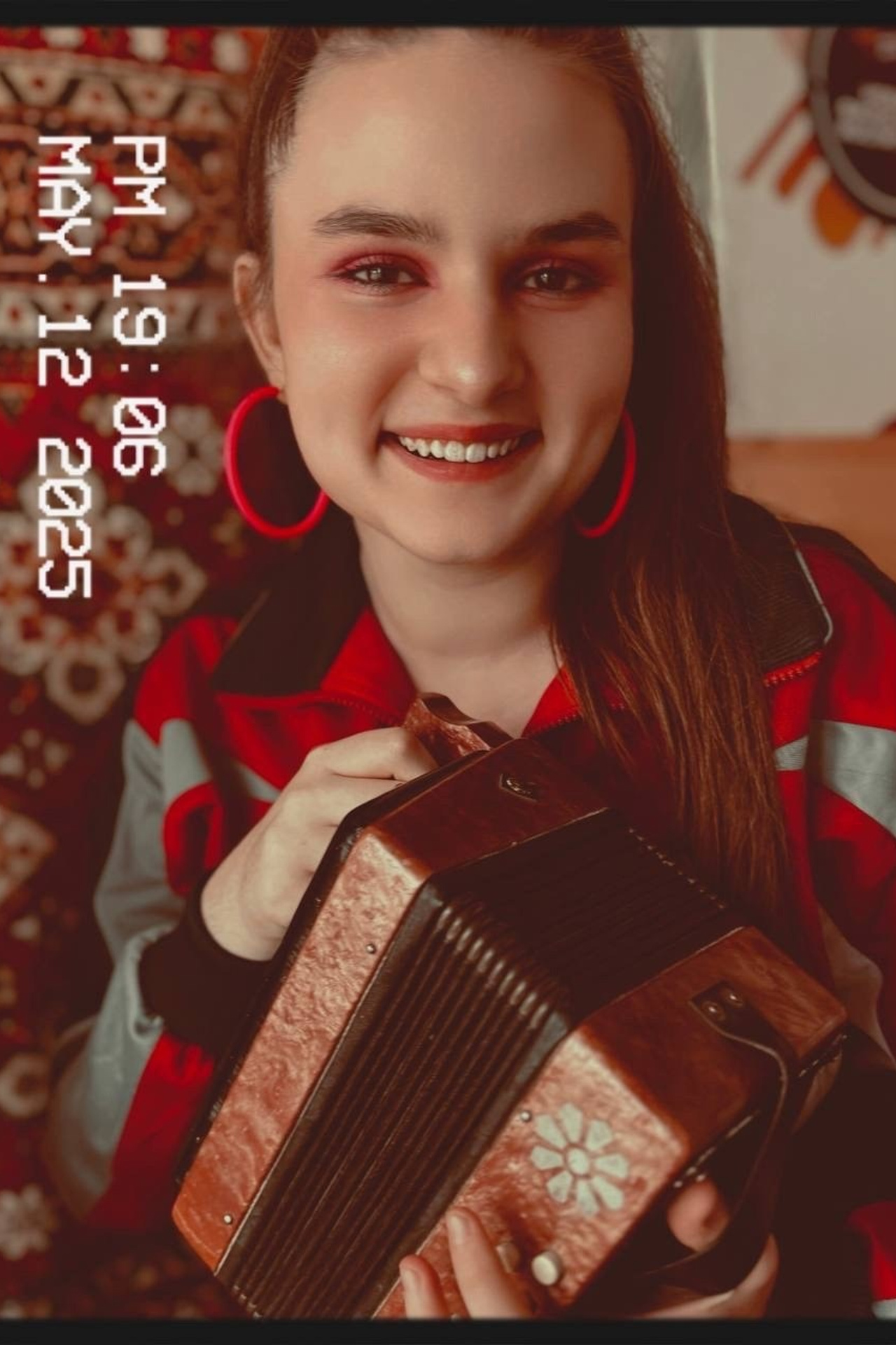 Улыбка через боль