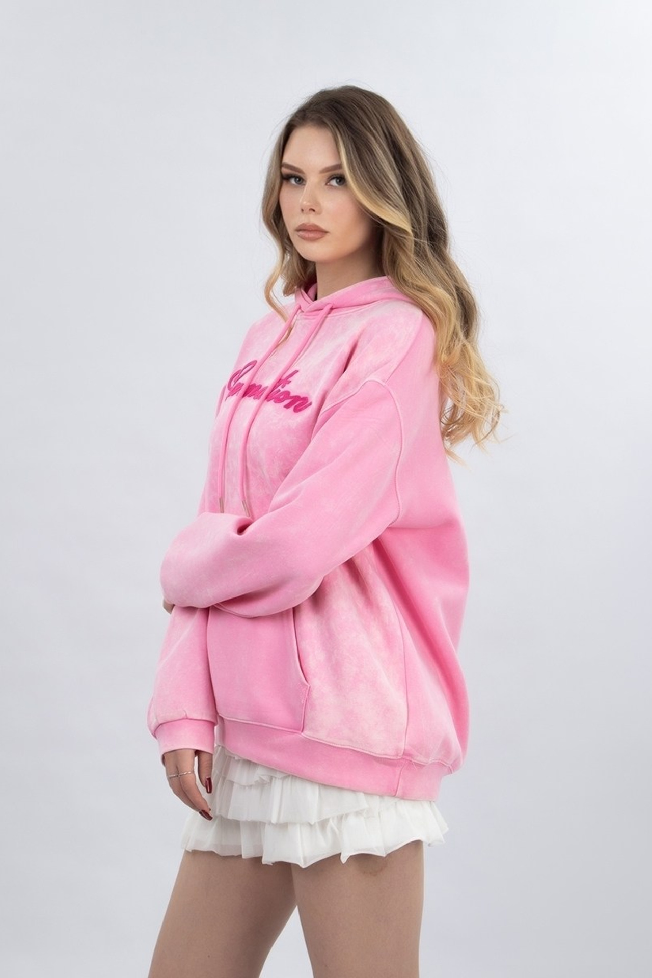 Фотосъёмка товаров с моделью для маркетплейсов | Москва | Фотостудия AURA | АУРА. Предметная фотостудия AURA