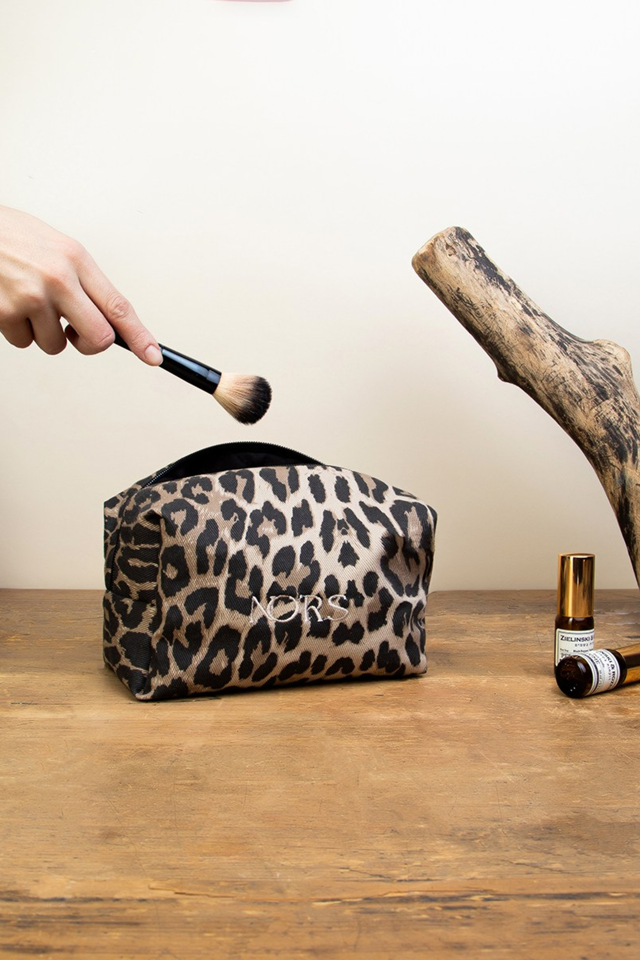 Фото сумок и аксессуаров для маркетплейсов | Фотограф в Москве Фотостудия AURA | АУРА. Предметная фотостудия AURA