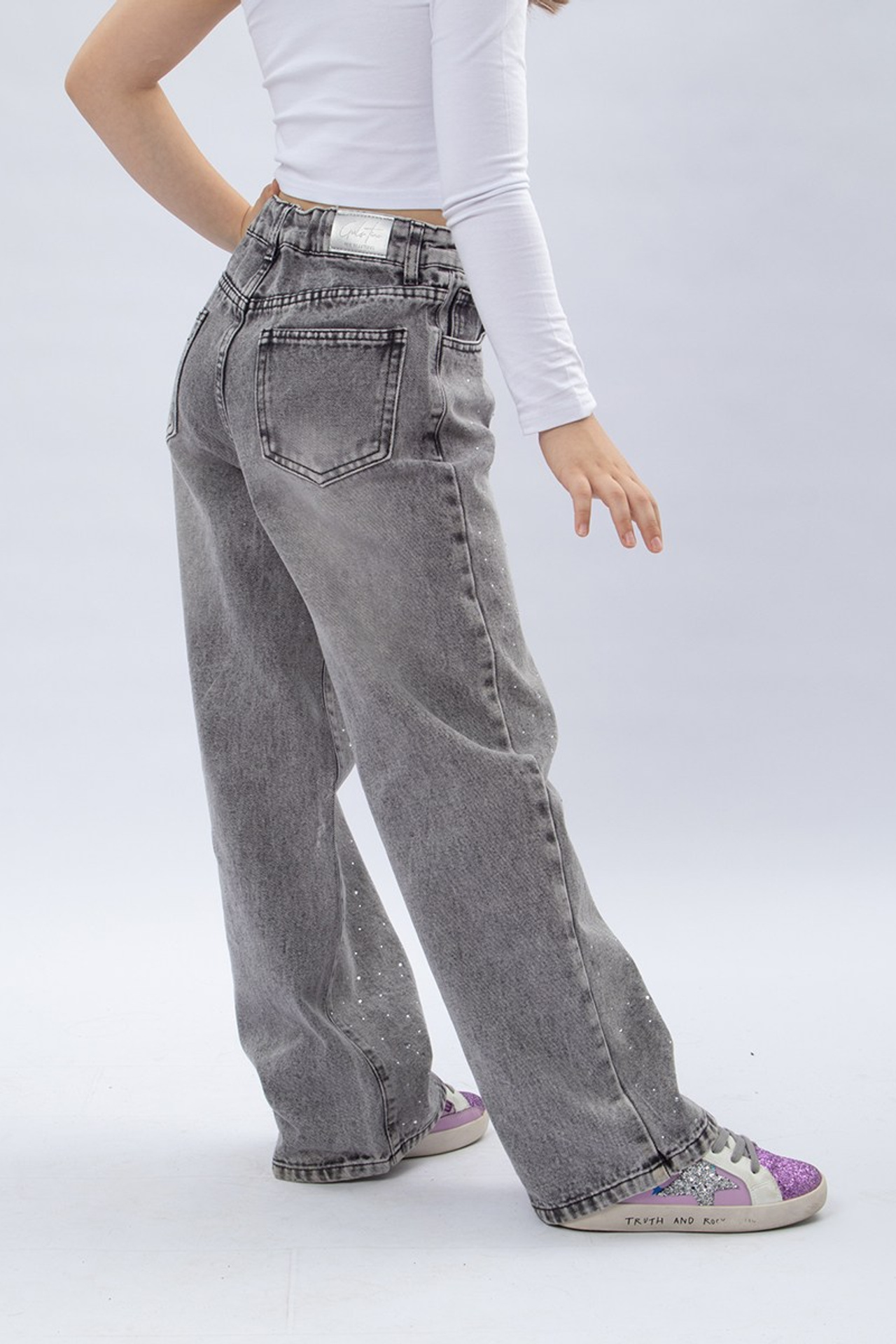 Съёмка детской одежды для маркетплейсов | Фотостудия AURA — фото и видео для Wildberries, Ozon, Яндекс.Маркет. Предметная фотостудия AURA