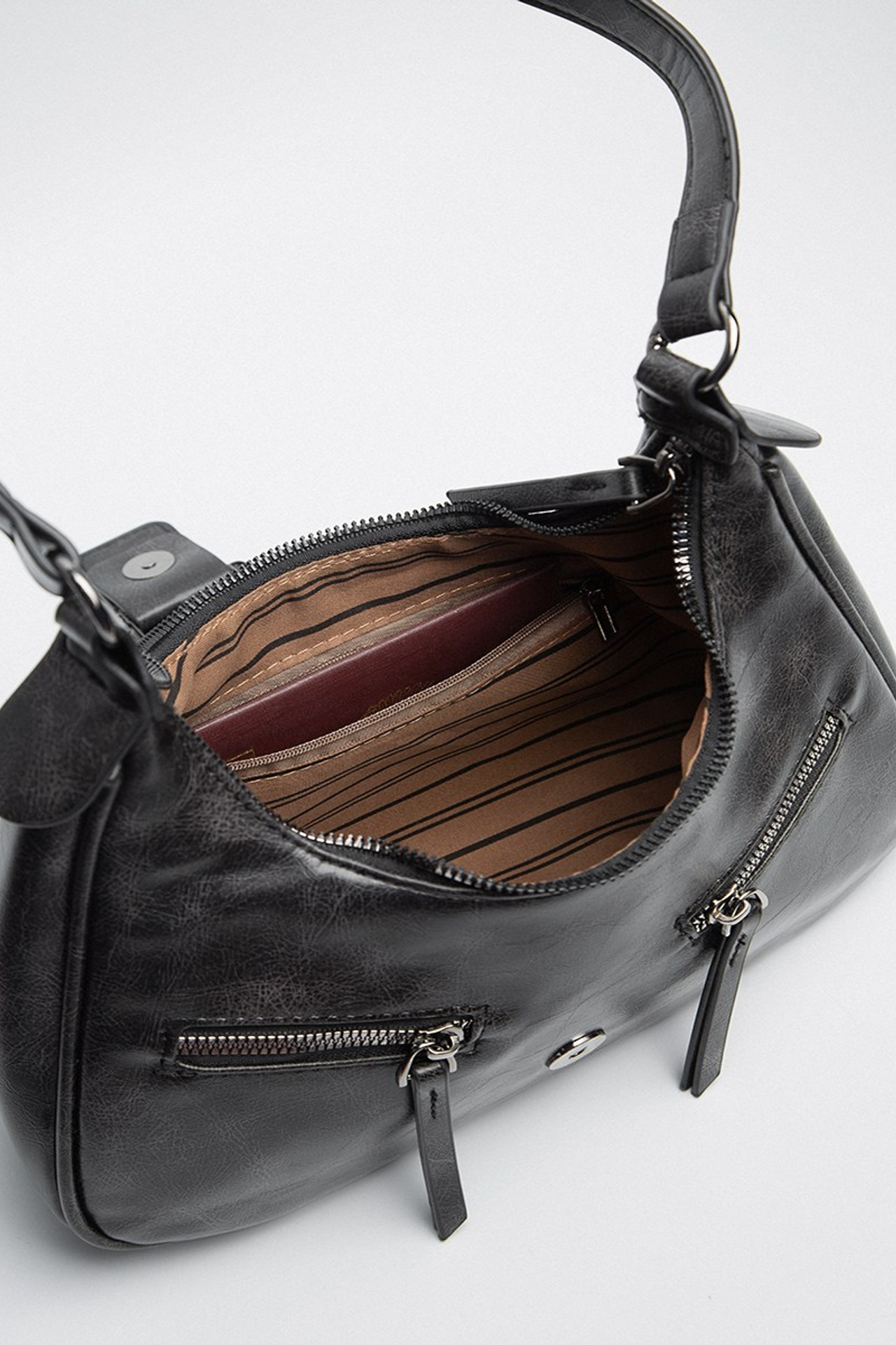 Фото сумок и аксессуаров для маркетплейсов | Фотограф в Москве Фотостудия AURA | АУРА. Предметная фотостудия AURA