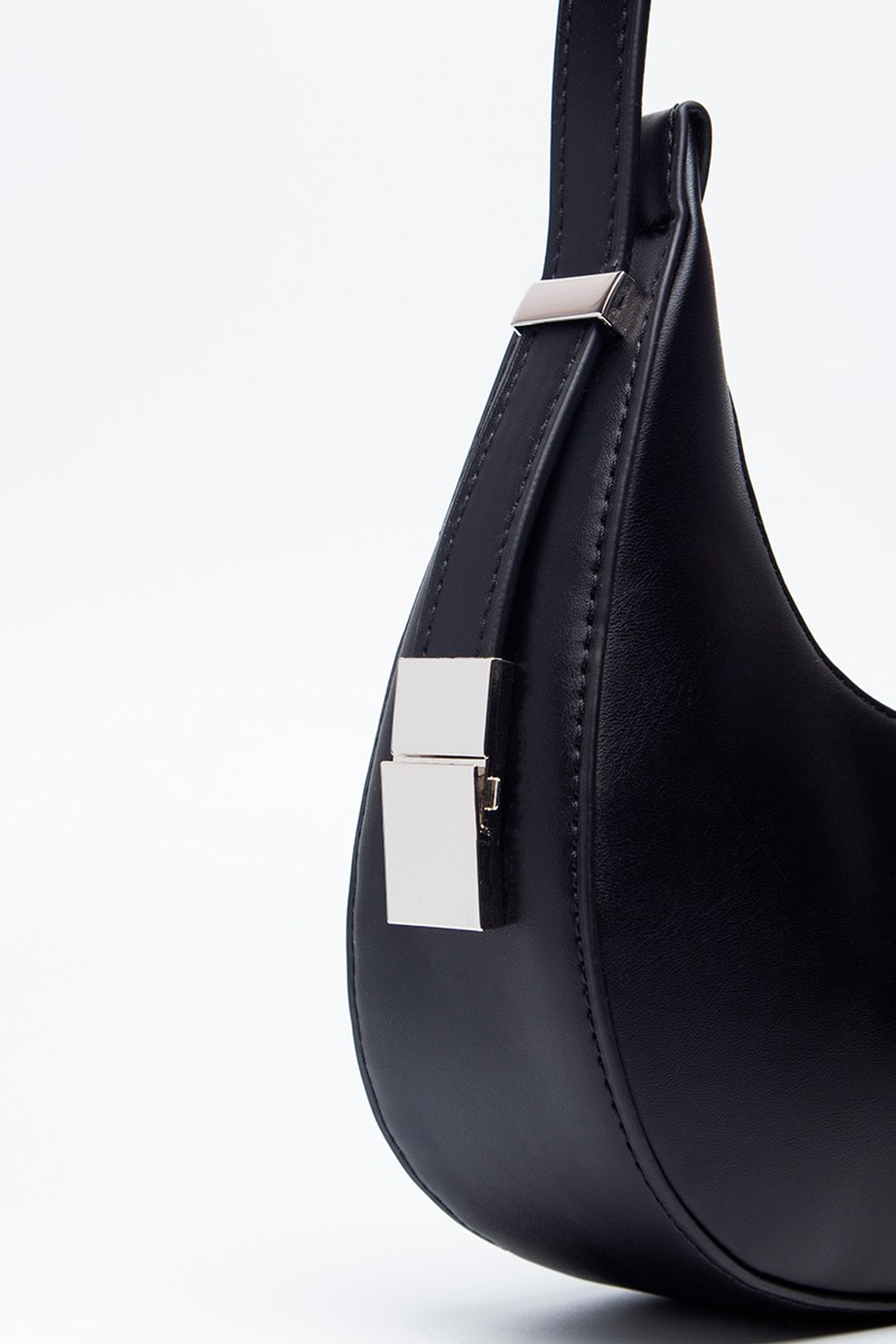 Фото сумок и аксессуаров для маркетплейсов | Фотограф в Москве Фотостудия AURA | АУРА. Предметная фотостудия AURA