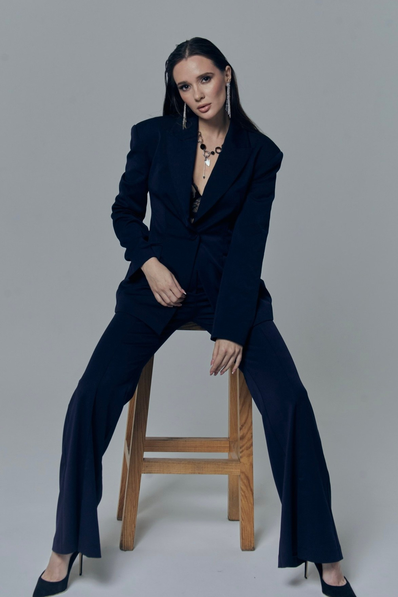 Каталог моделей девушек, женщин для маркетплейсов. Предметная фотостудия AURA