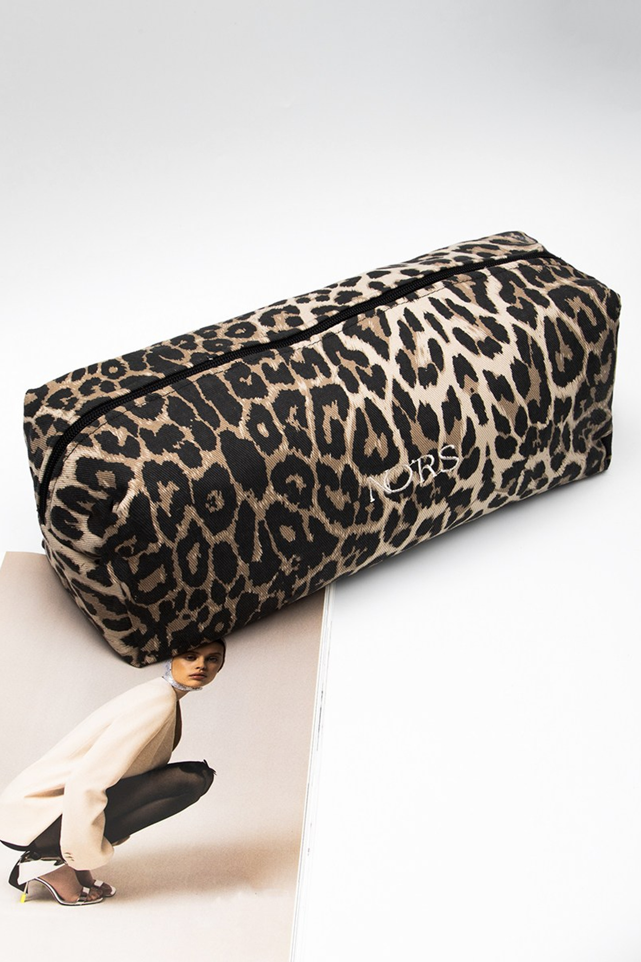 Фото сумок и аксессуаров для маркетплейсов | Фотограф в Москве Фотостудия AURA | АУРА. Предметная фотостудия AURA