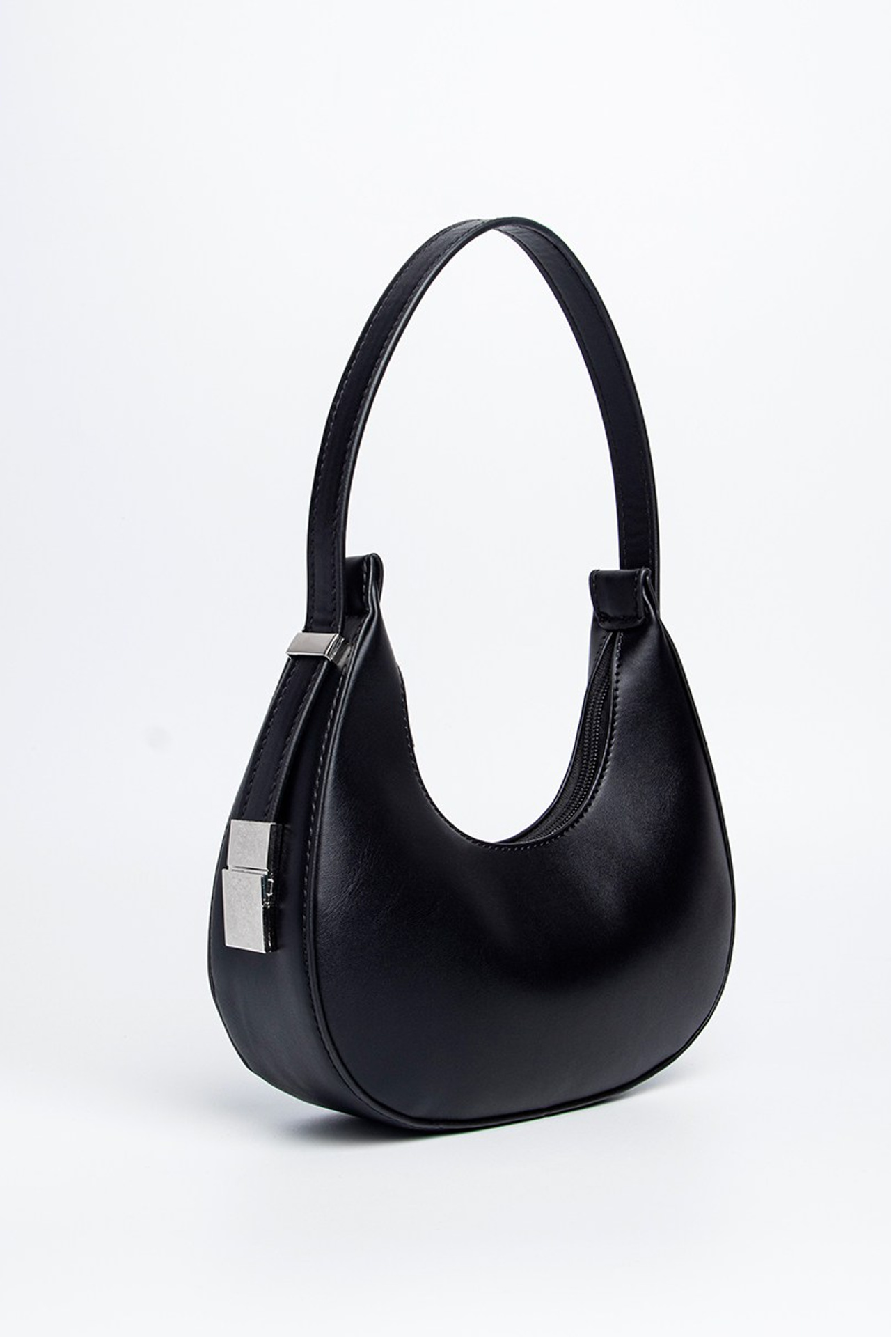 Фото сумок и аксессуаров для маркетплейсов | Фотограф в Москве Фотостудия AURA | АУРА. Предметная фотостудия AURA