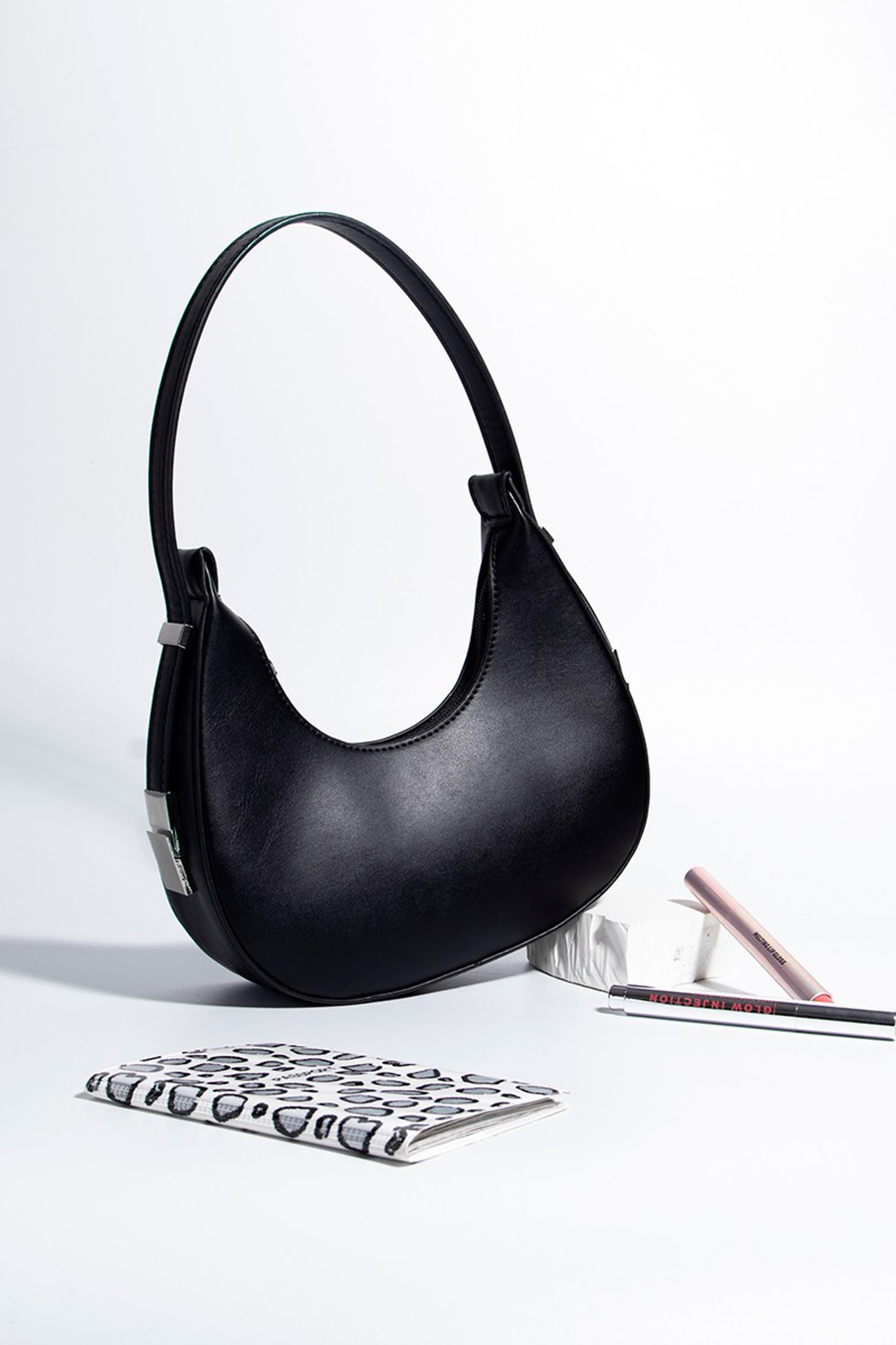 Фото сумок и аксессуаров для маркетплейсов | Фотограф в Москве Фотостудия AURA | АУРА. Предметная фотостудия AURA