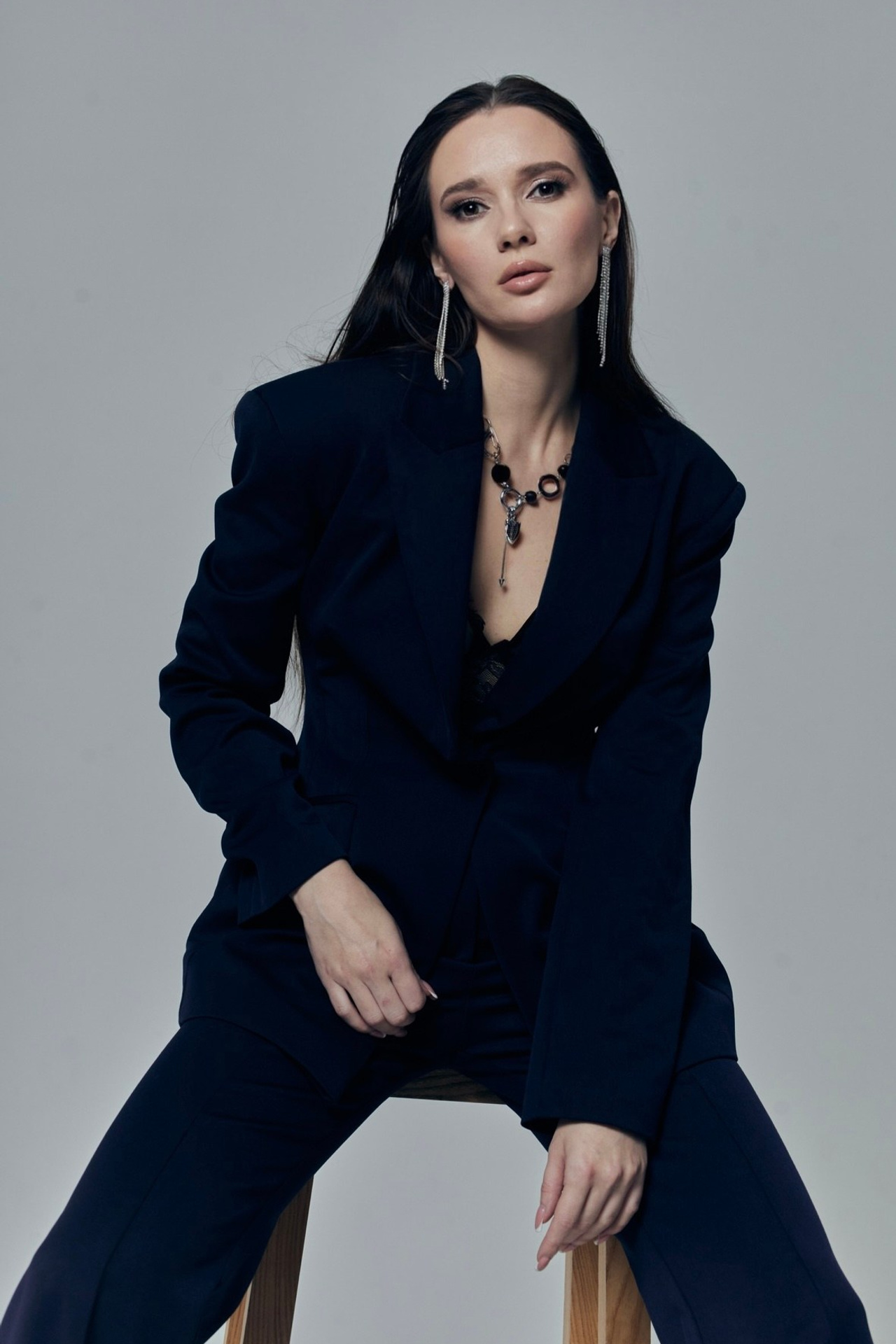 Каталог моделей девушек, женщин для маркетплейсов. Предметная фотостудия AURA