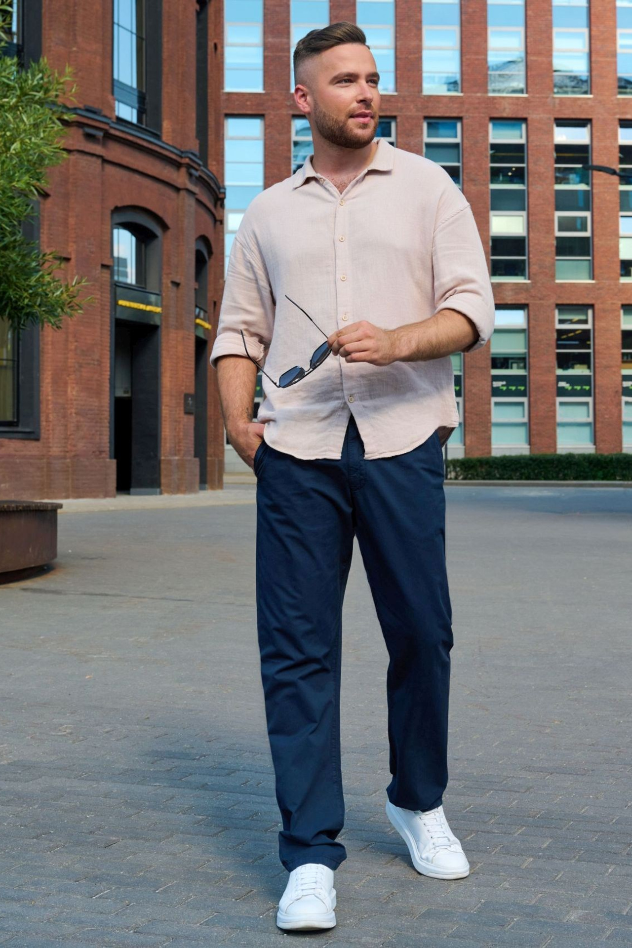 Александр 52 — XL / рост — 190. Предметная фотостудия AURA