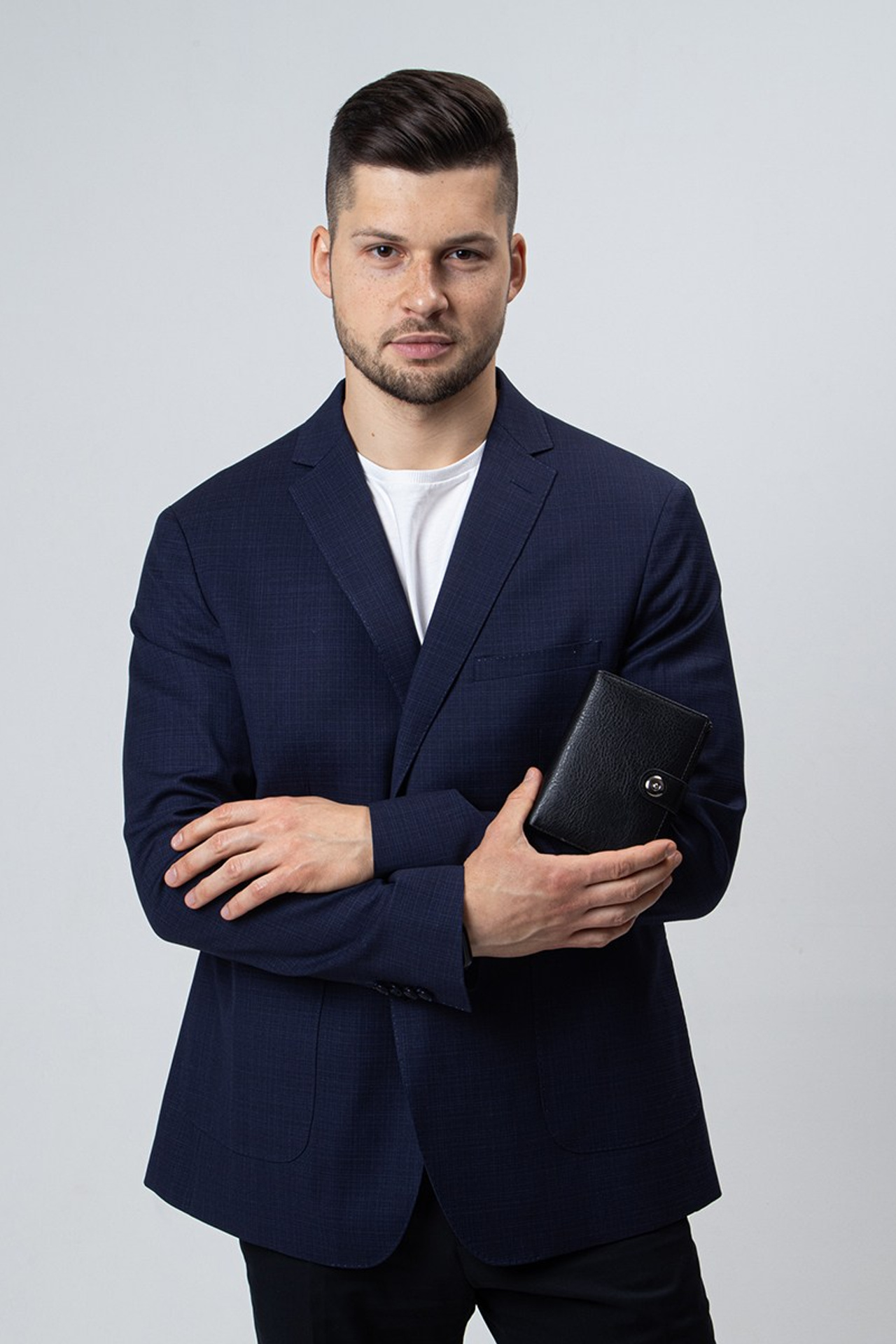 Фотосъёмка товаров с моделью для маркетплейсов | Москва | Фотостудия AURA | АУРА. Предметная фотостудия AURA