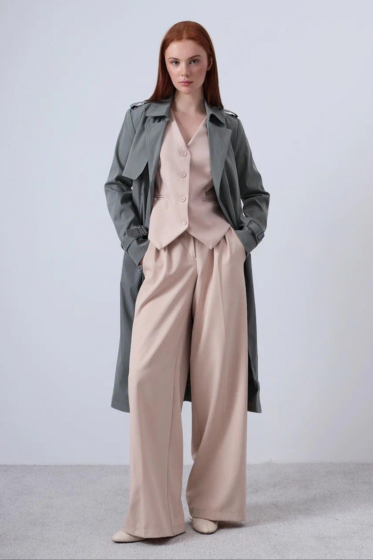 Каталог моделей девушек, женщин для маркетплейсов. Предметная фотостудия AURA