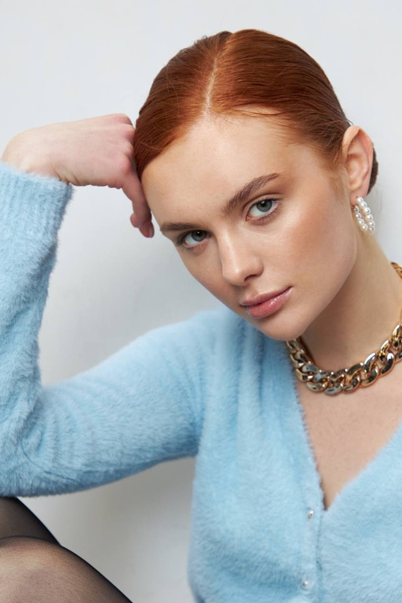 Каталог моделей девушек, женщин для маркетплейсов. Предметная фотостудия AURA