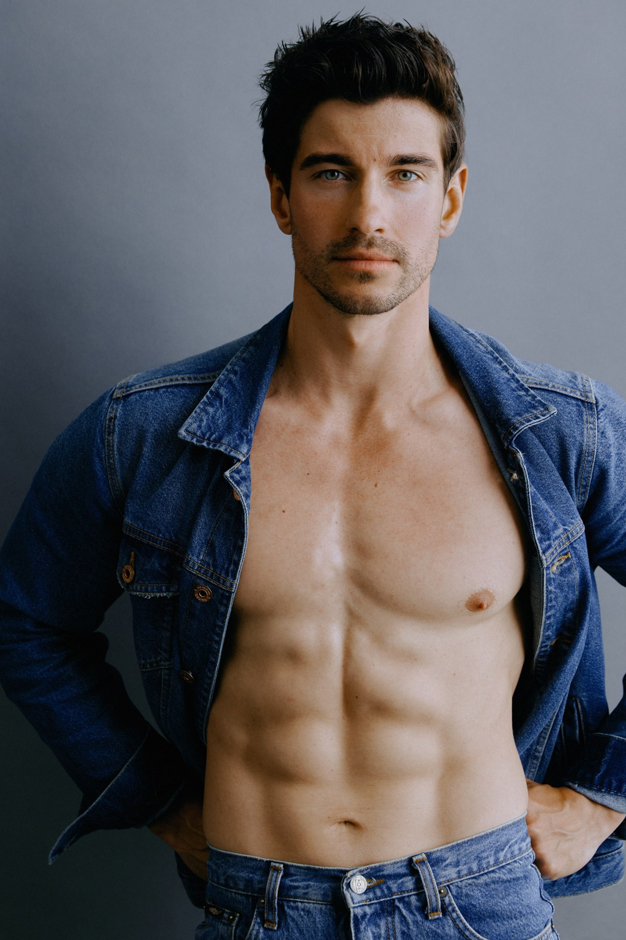 Иван 50 — L / рост — 182. Предметная фотостудия AURA