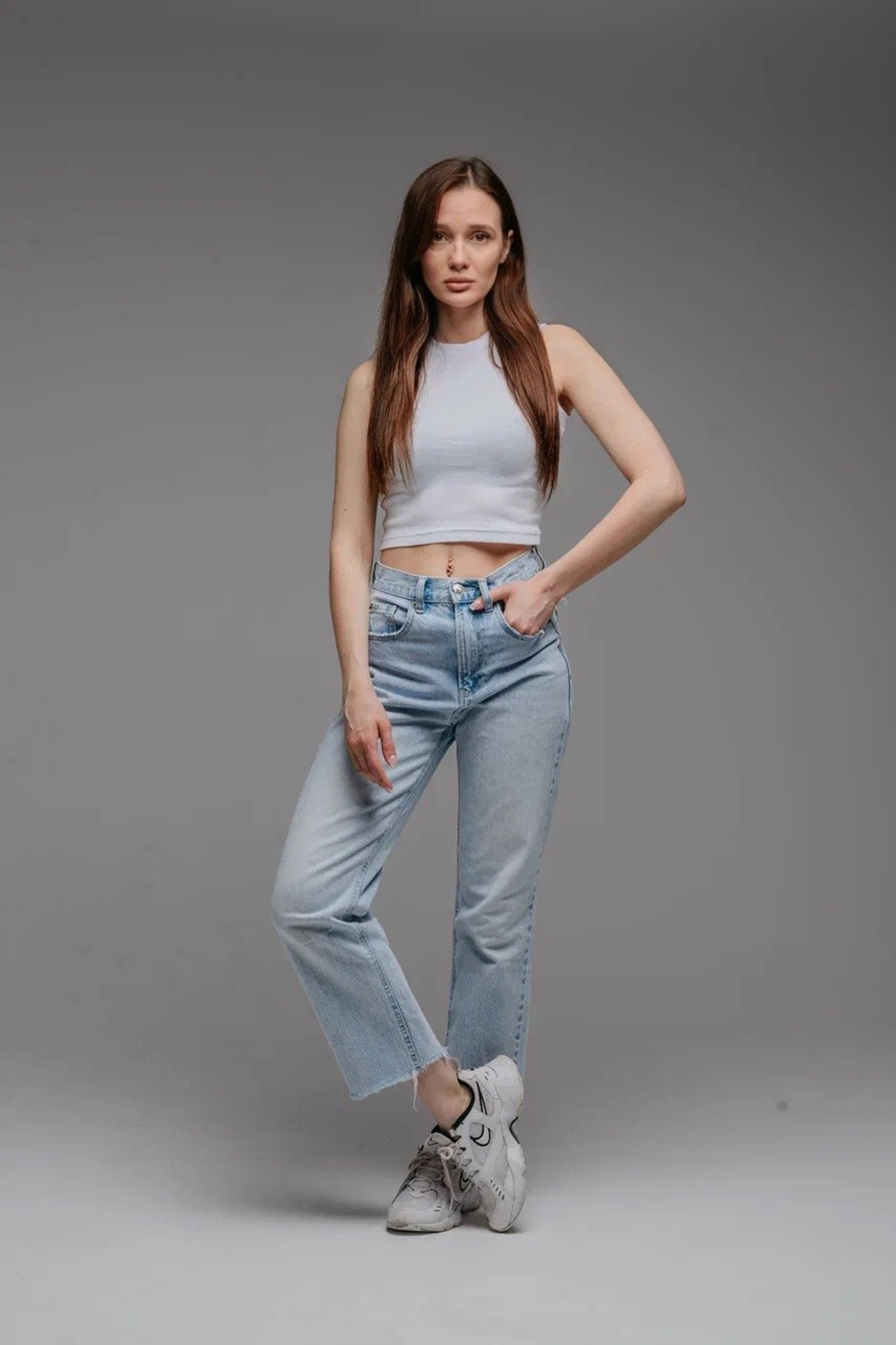 Каталог моделей девушек, женщин для маркетплейсов. Предметная фотостудия AURA