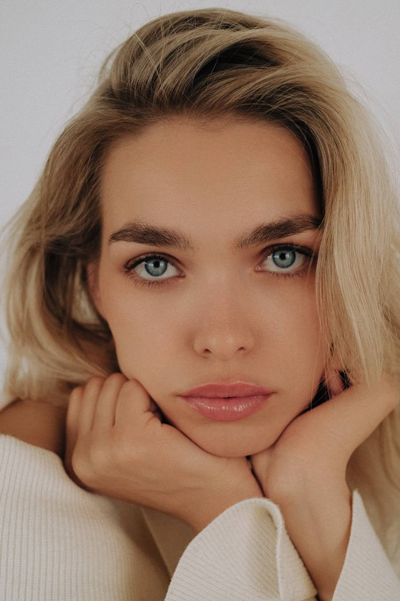 BOOK. MONSTERA MODELS