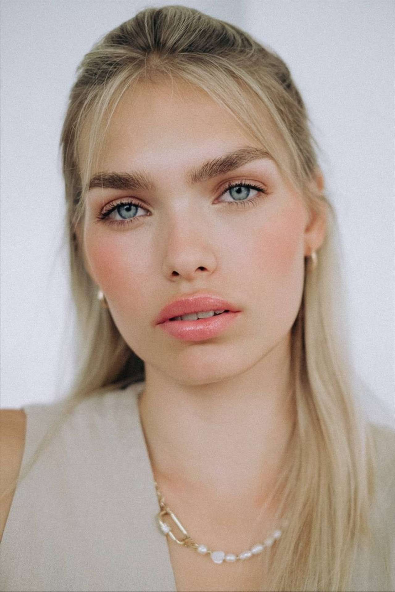 BOOK. MONSTERA MODELS