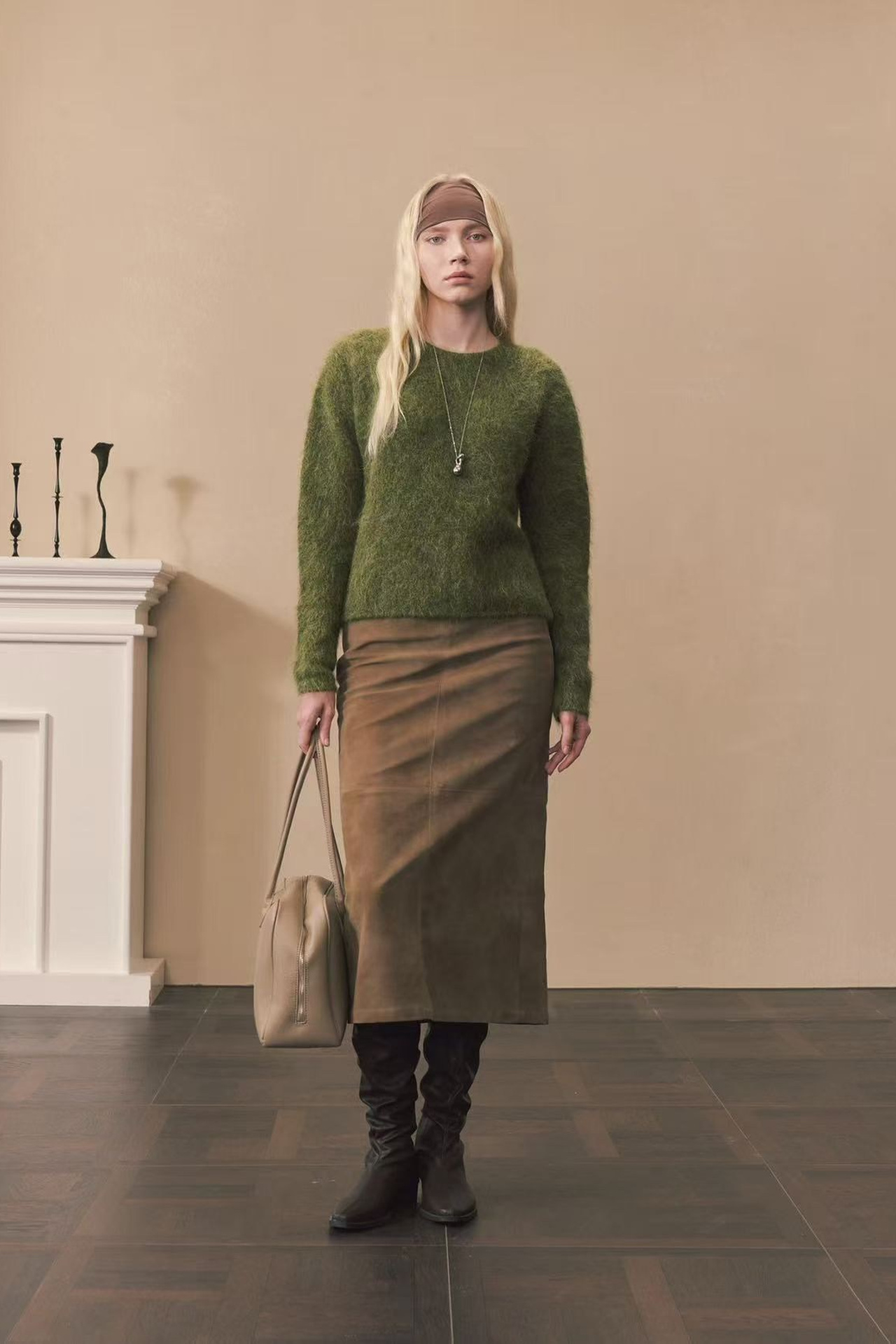 BOOK. MONSTERA MODELS