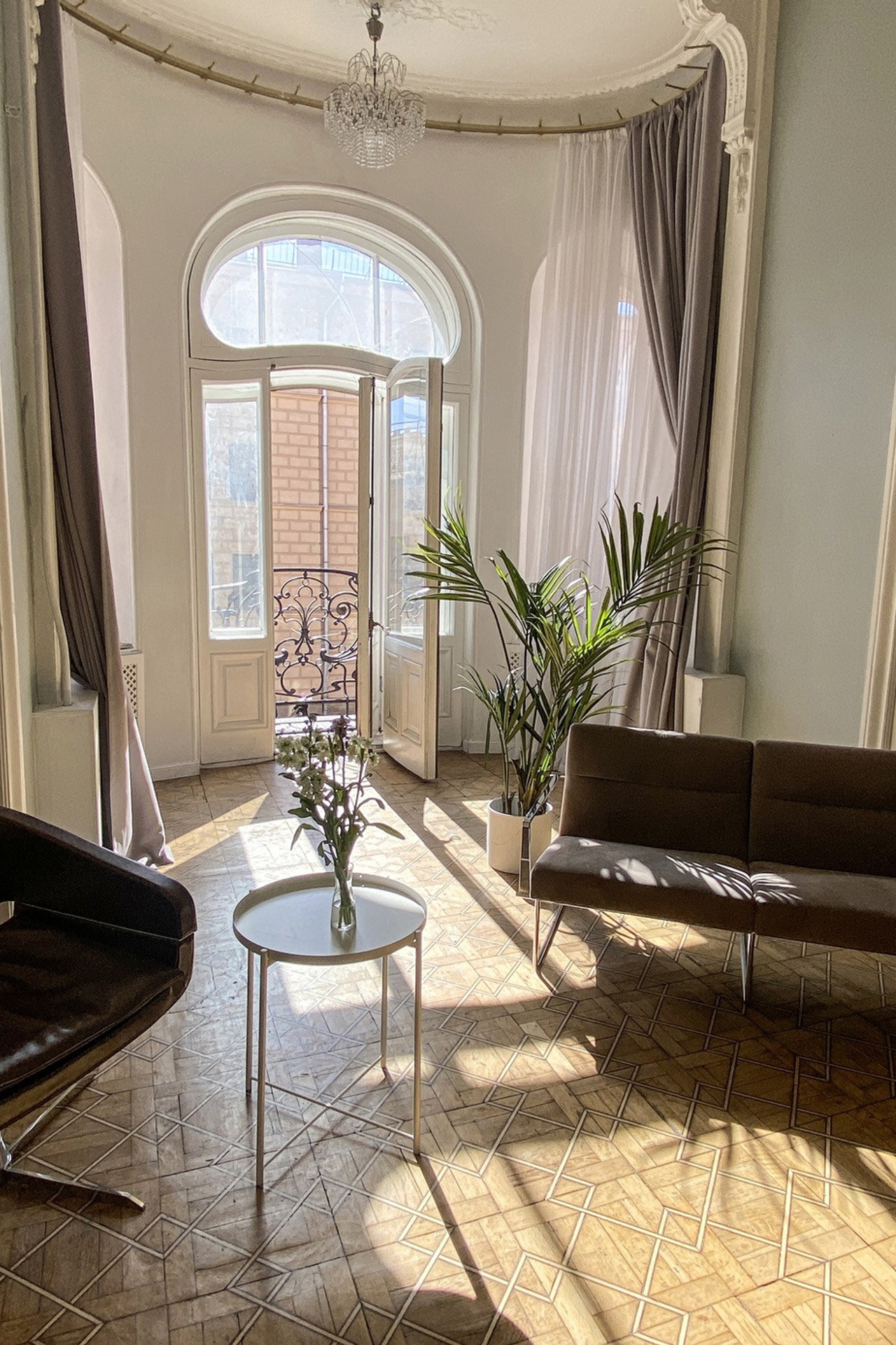 Адреса. Профессиональный фотограф беременности в СПБ. Стильные фотосессии беременности в стиле минимализм и классическая фотография