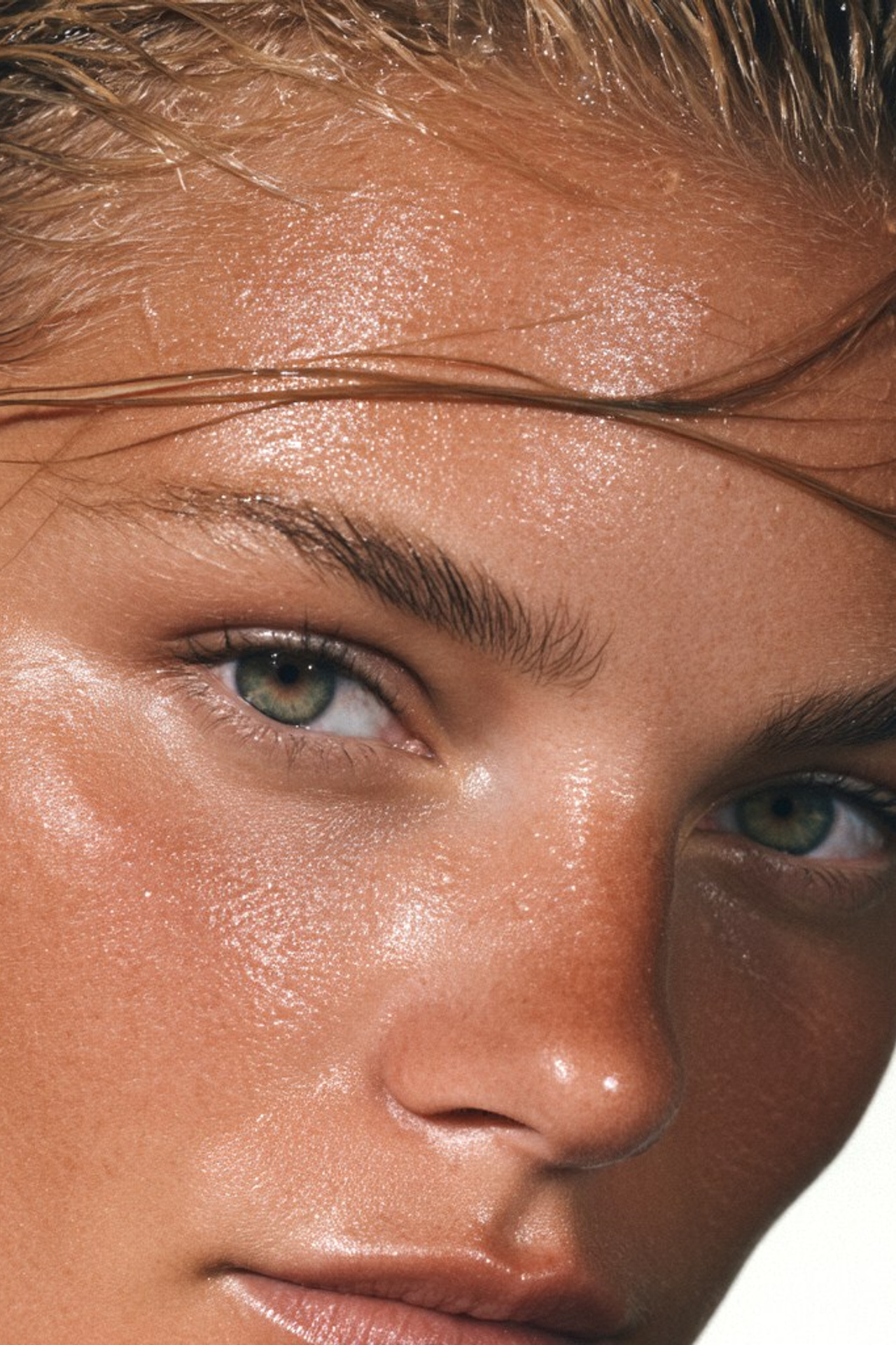 AI-фото. Ai-креатор для брендов alinasozdaet