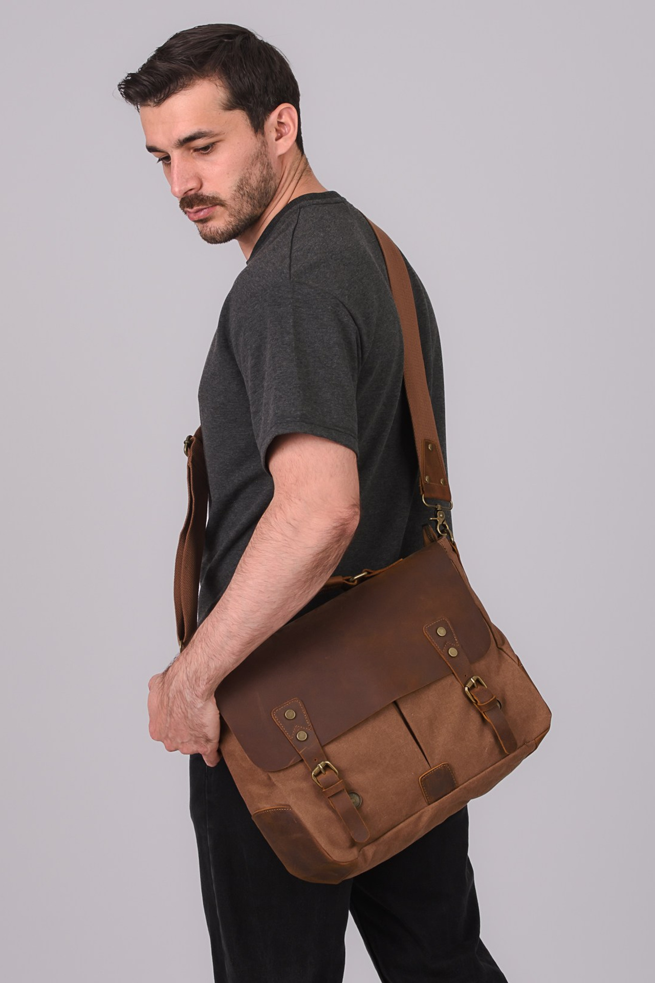 Профессиональная съемка мужской одежды и аксессуаров. Gramy-studio: фото, видео, инфографика и 3D визуализация для маркетплейсов