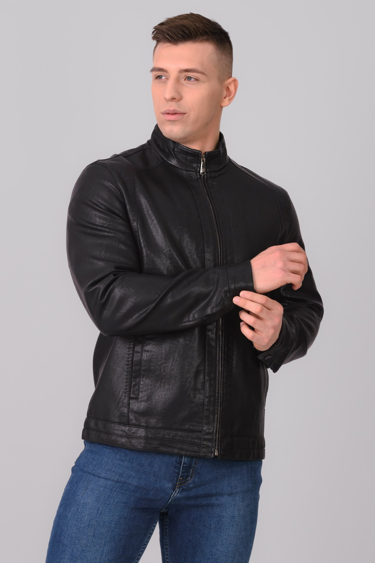 Профессиональная съемка мужской одежды и аксессуаров. Gramy-studio: фото, видео, инфографика и 3D визуализация для маркетплейсов