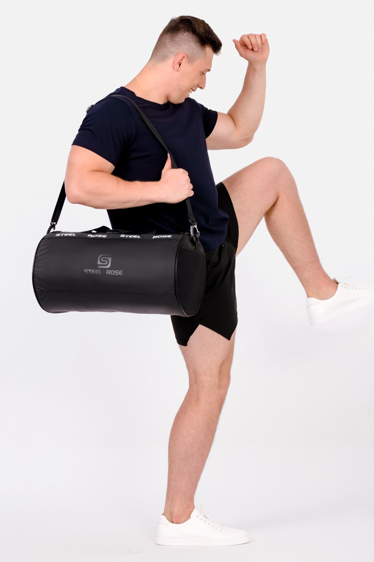 Профессиональная съемка мужской одежды и аксессуаров. Gramy-studio: фото, видео, инфографика и 3D визуализация для маркетплейсов