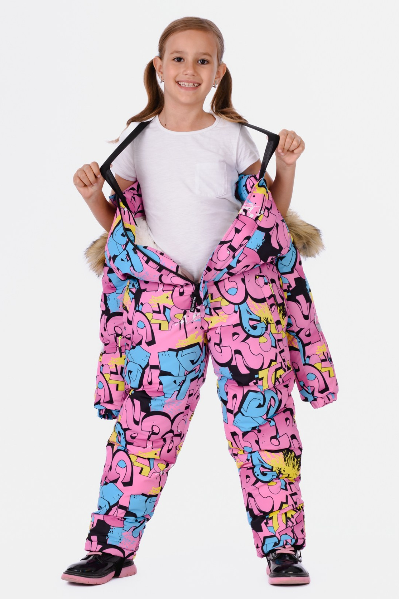 Фотосъемка детской одежды для интернет-магазинов. Gramy-studio: фото, видео, инфографика и 3D визуализация для маркетплейсов