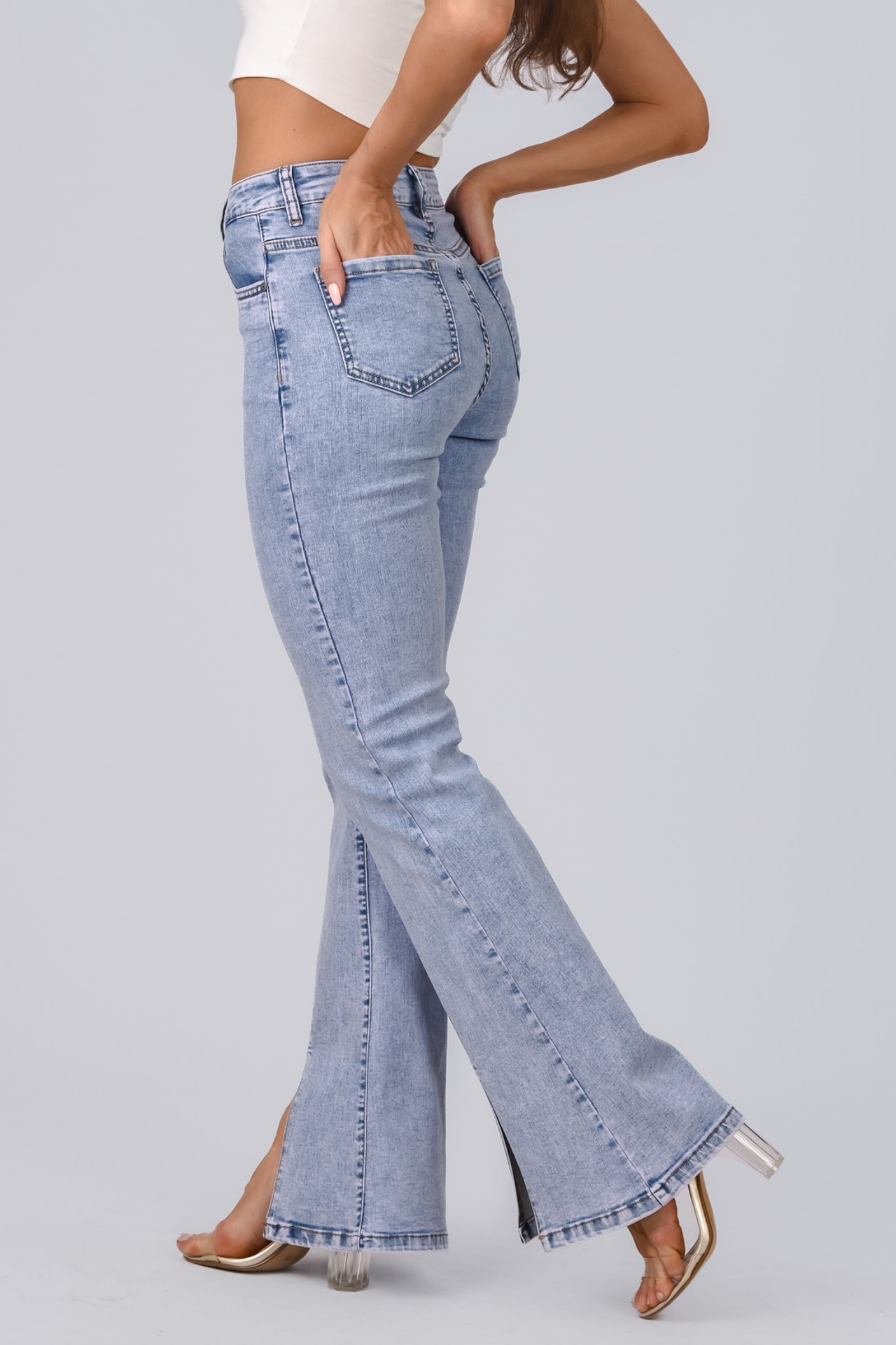 Фотосъемка женской одежды и аксессуаров для маркетплейсов. Gramy-studio: фото, видео, инфографика и 3D визуализация для маркетплейсов