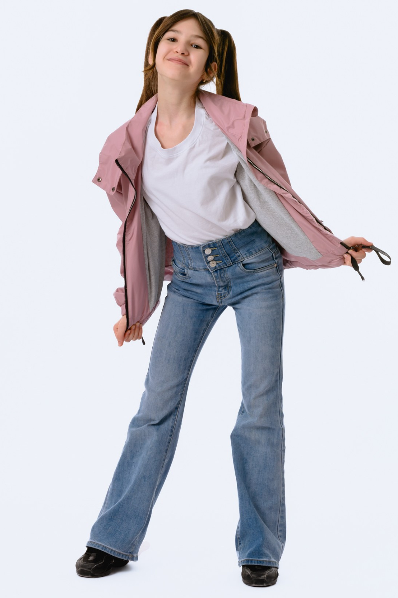 Фотосъемка детской одежды для интернет-магазинов. Gramy-studio: фото, видео, инфографика и 3D визуализация для маркетплейсов