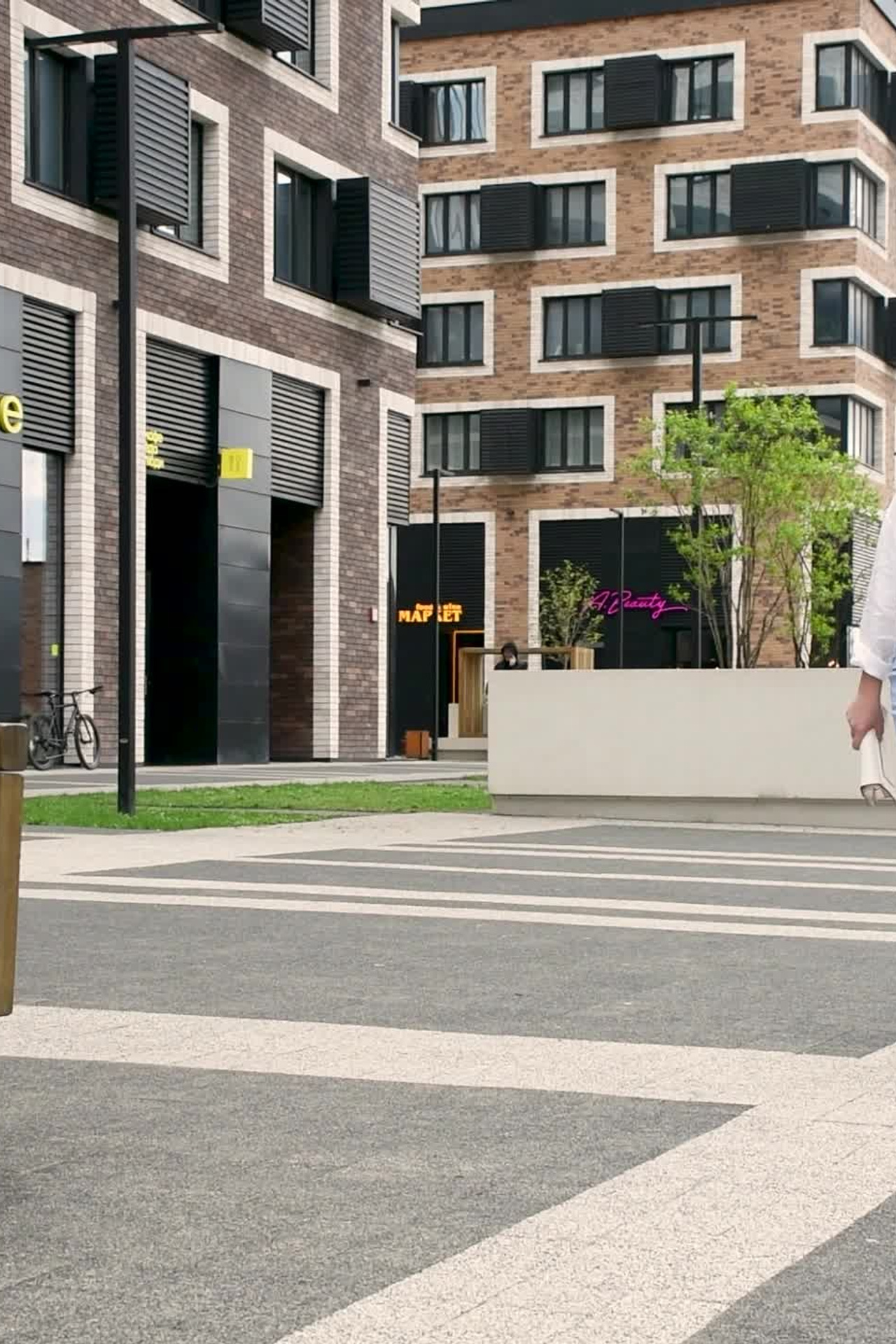 Видеосъемка модельных проходок для кастингов и портфолио. Gramy-studio: фото, видео, инфографика и 3D визуализация для маркетплейсов