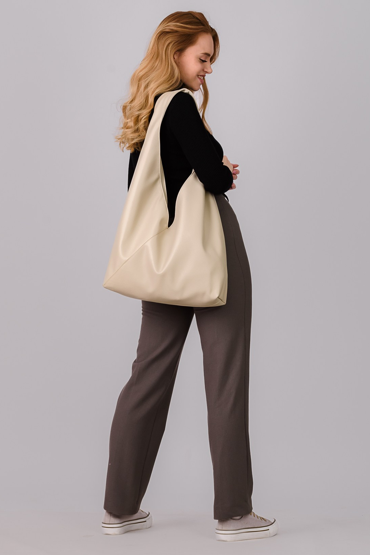 Фотосъемка женской одежды и аксессуаров для маркетплейсов. Gramy-studio: фото, видео, инфографика и 3D визуализация для маркетплейсов