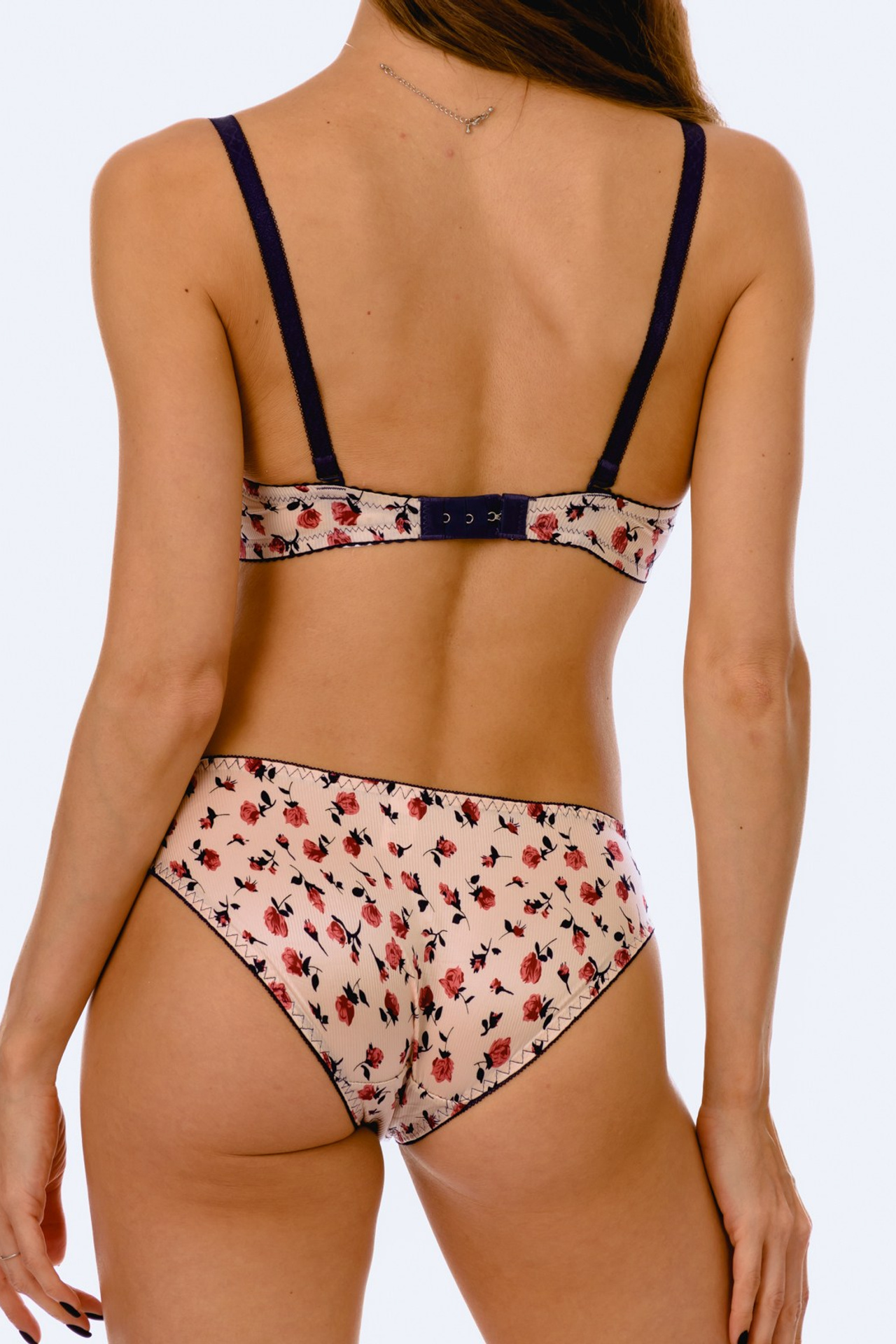 Белье и купальники (6000/час). Gramy-studio: фото, видео, инфографика и 3D визуализация для маркетплейсов