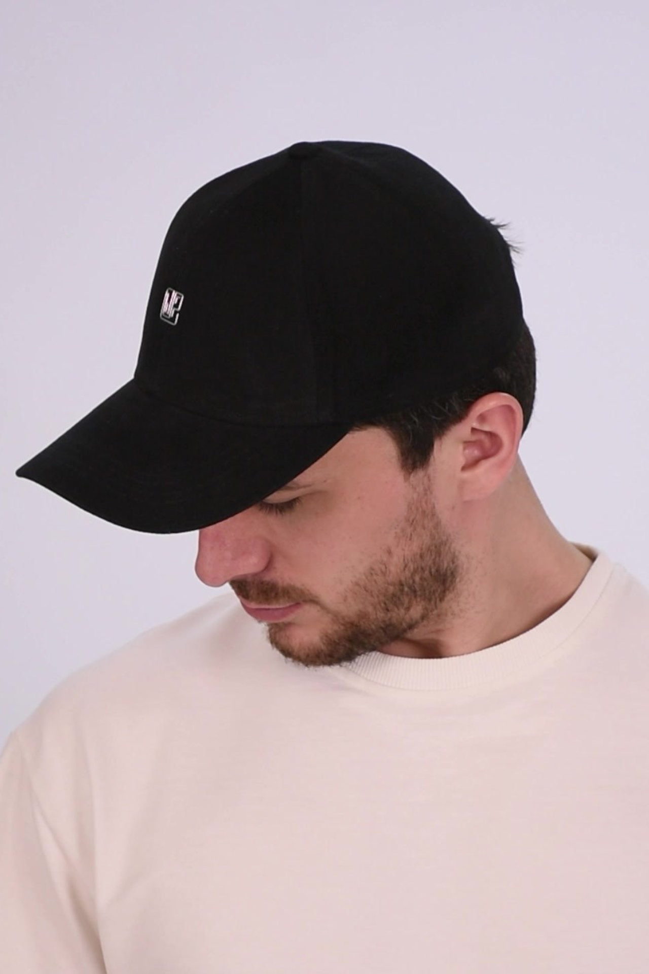 Видеосъемка модельных проходок для кастингов и портфолио. Gramy-studio: фото, видео, инфографика и 3D визуализация для маркетплейсов