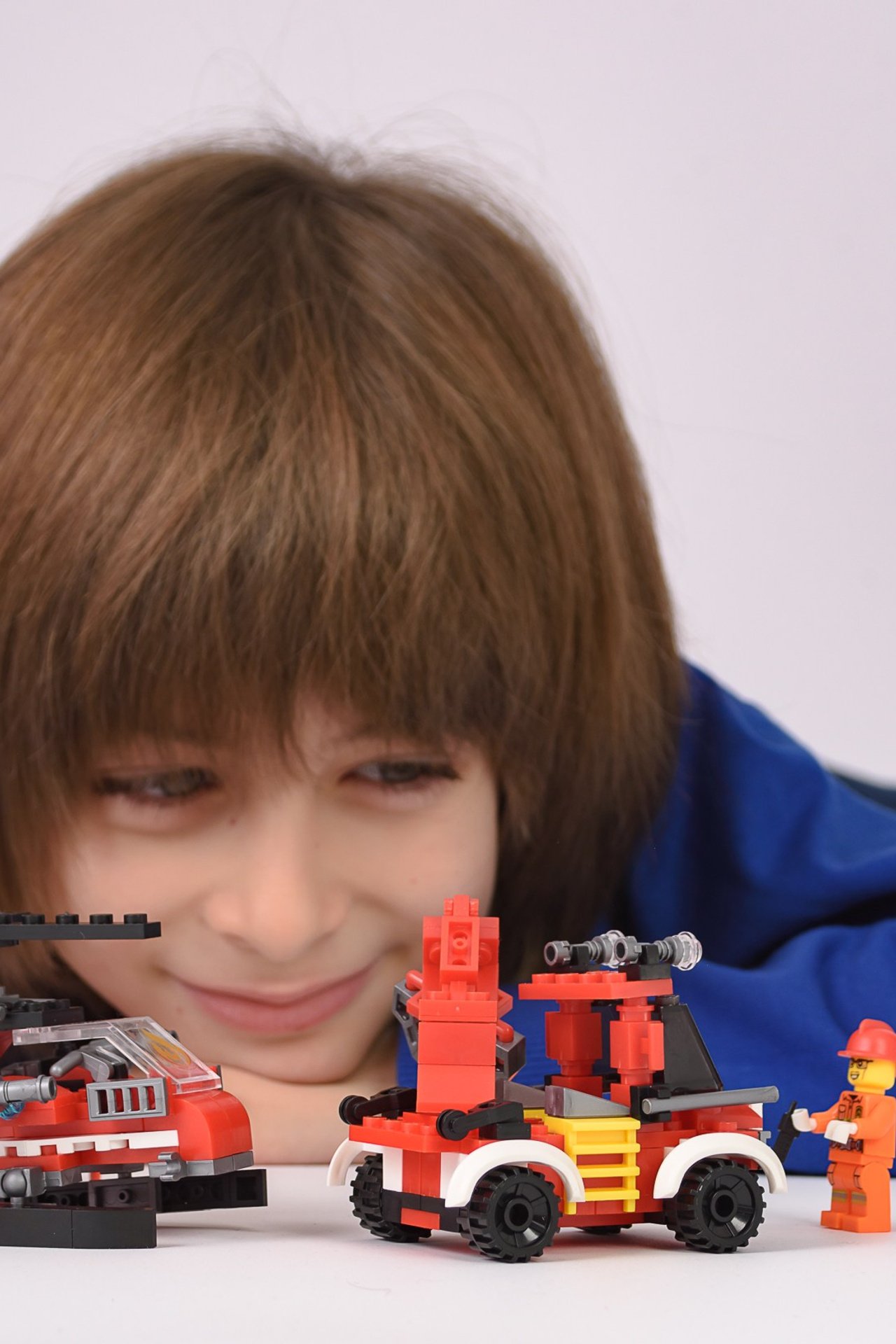 Фотосъемка детской одежды для интернет-магазинов. Gramy-studio: фото, видео, инфографика и 3D визуализация для маркетплейсов