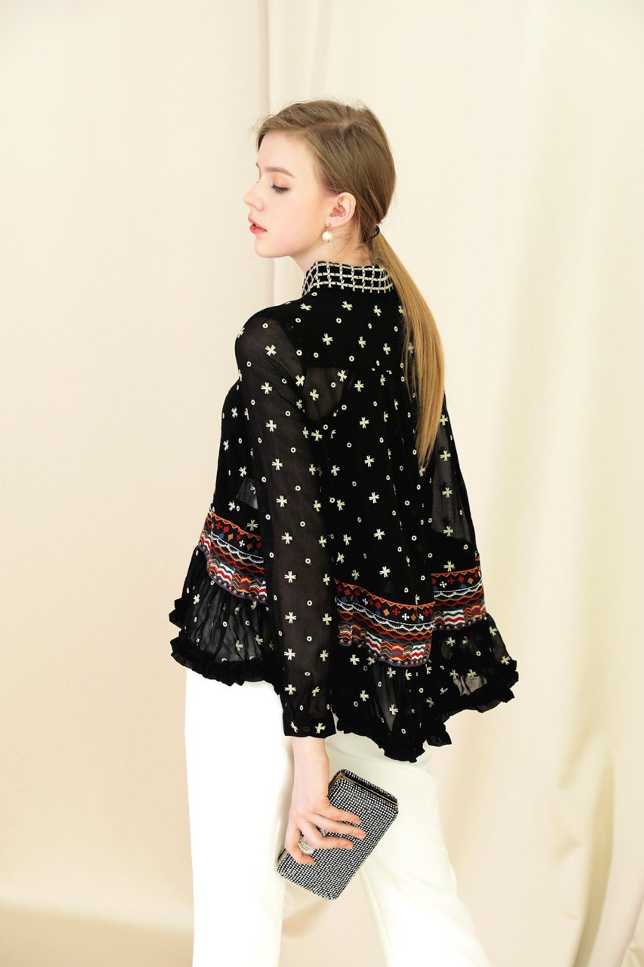 Зарубеж. Gramy-studio: фото, видео, инфографика и 3D визуализация для маркетплейсов