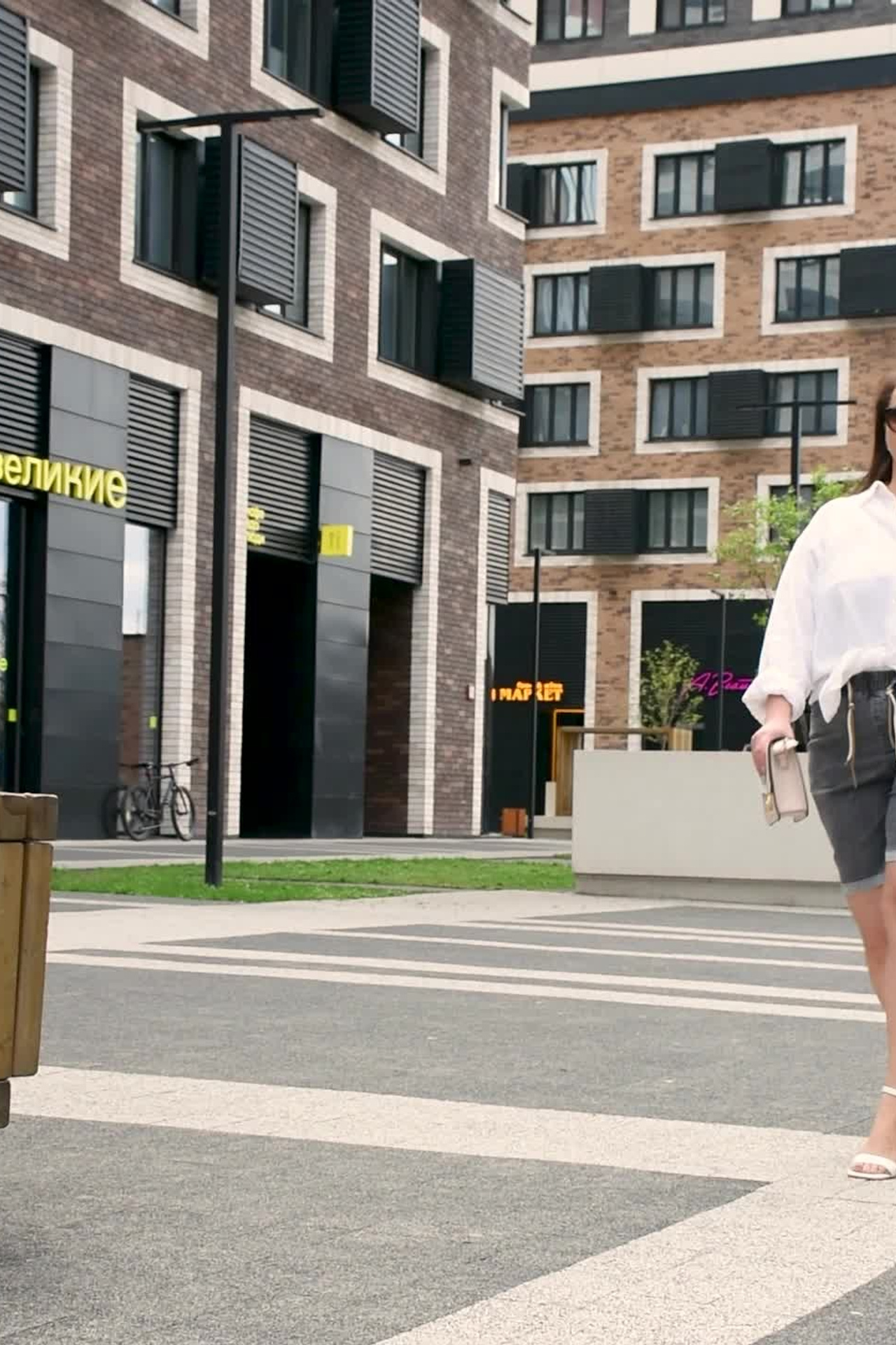 Видеосъемка модельных проходок для кастингов и портфолио. Gramy-studio: фото, видео, инфографика и 3D визуализация для маркетплейсов